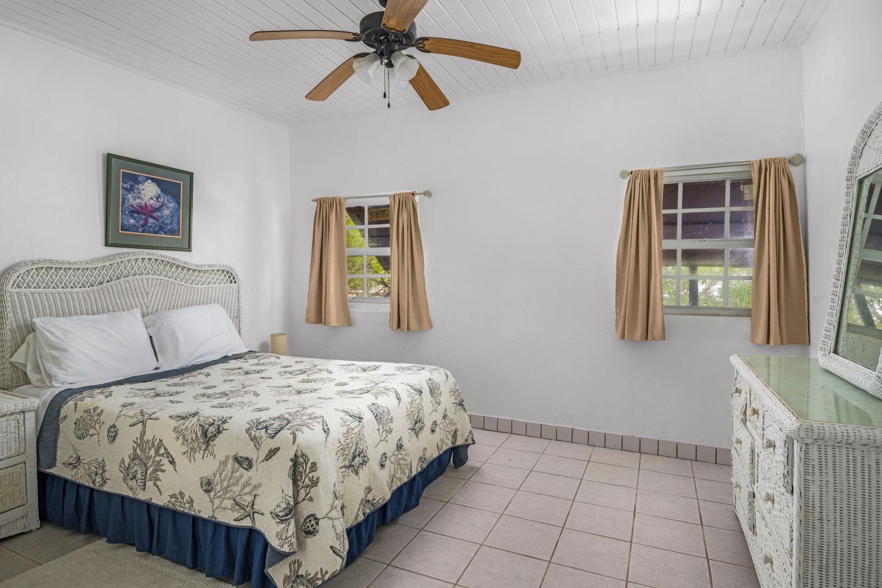 TRADEWINDS, SALTCAY