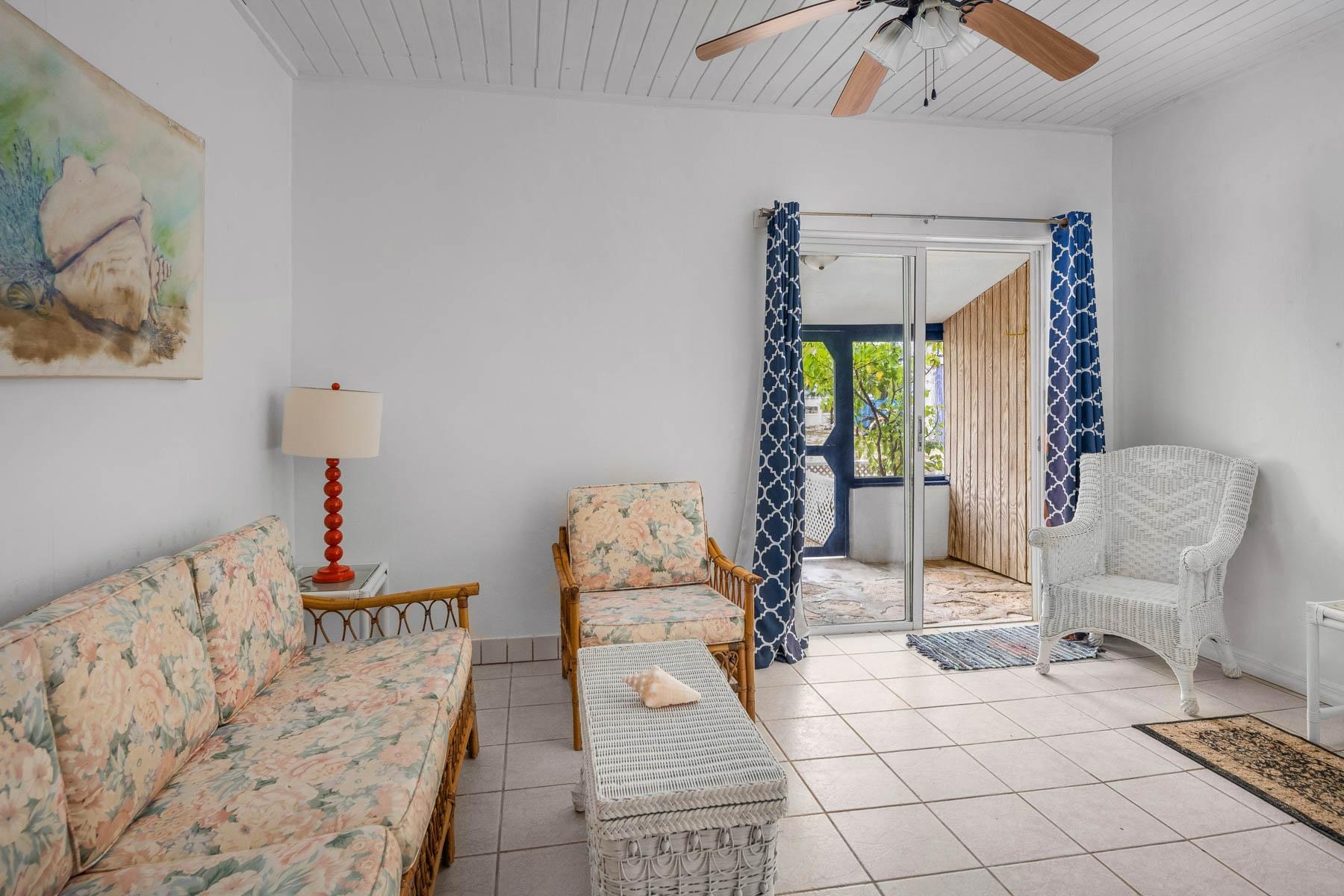 TRADEWINDS, SALTCAY