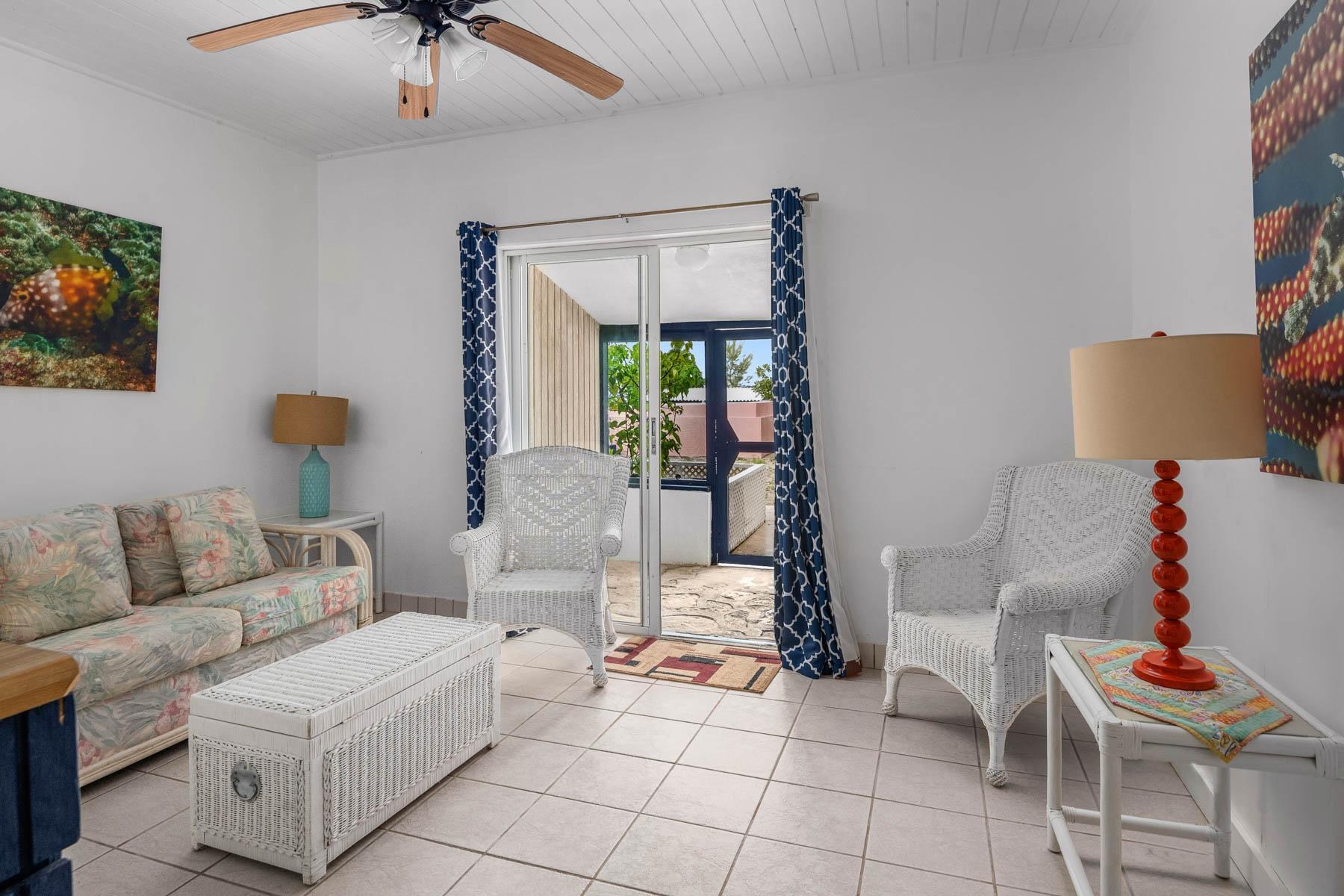 TRADEWINDS, SALTCAY