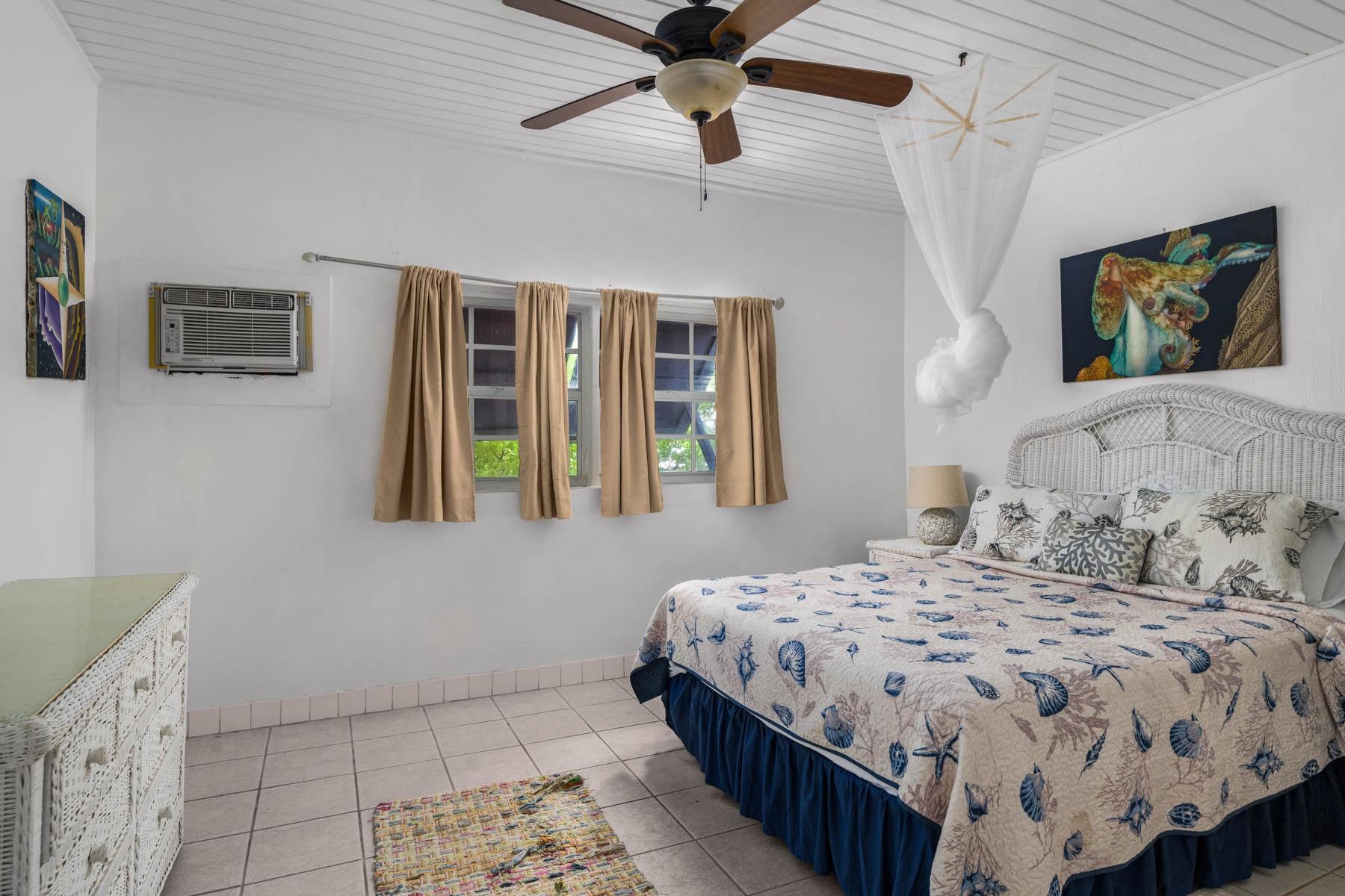 TRADEWINDS, SALTCAY
