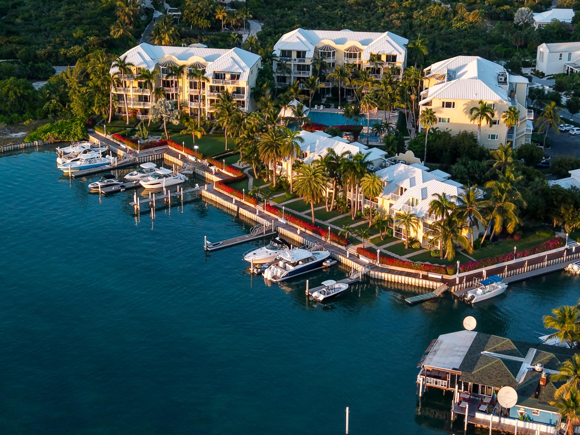 B2 YACHT CLUB