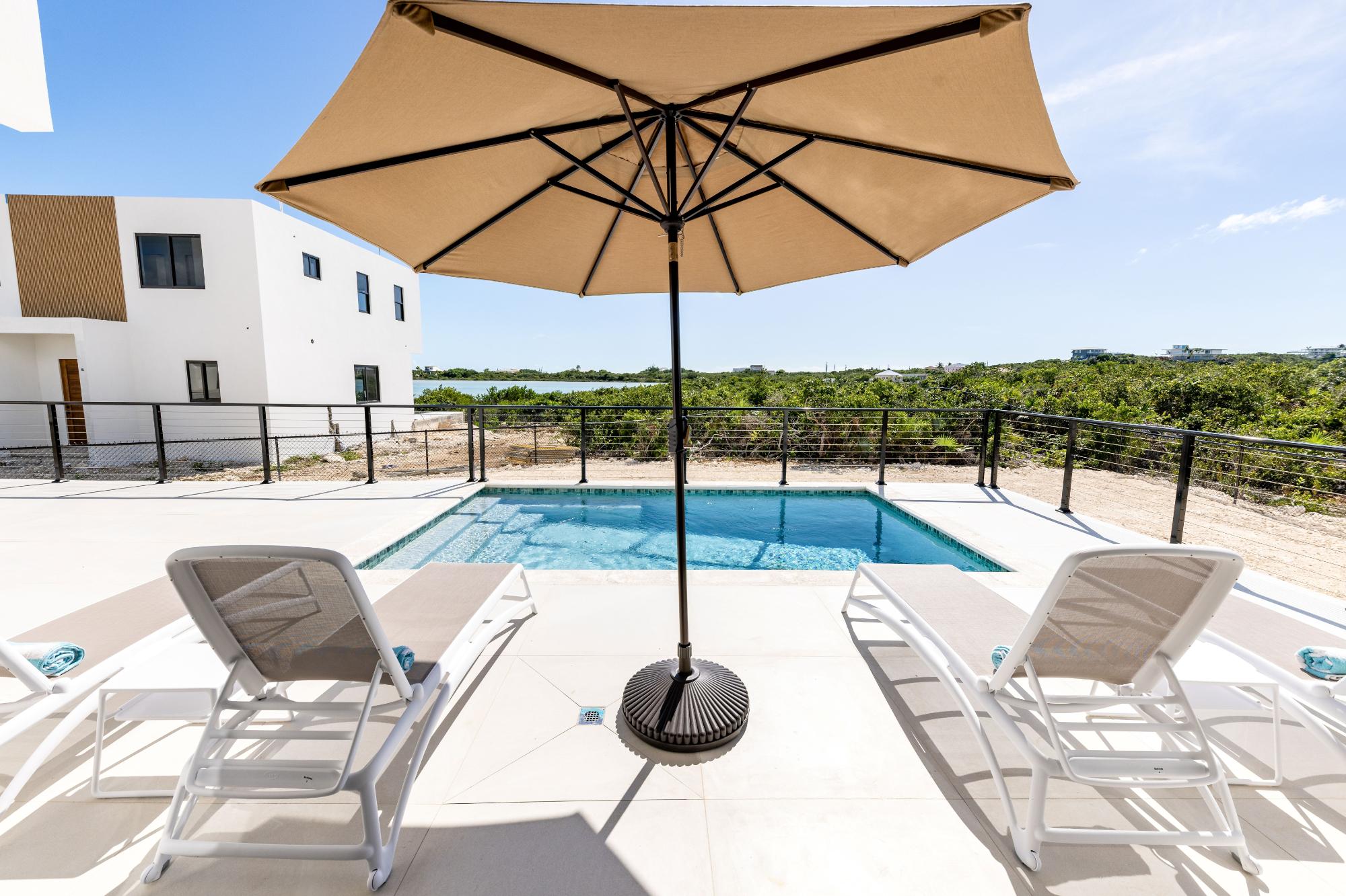 2 Lakeview Villas