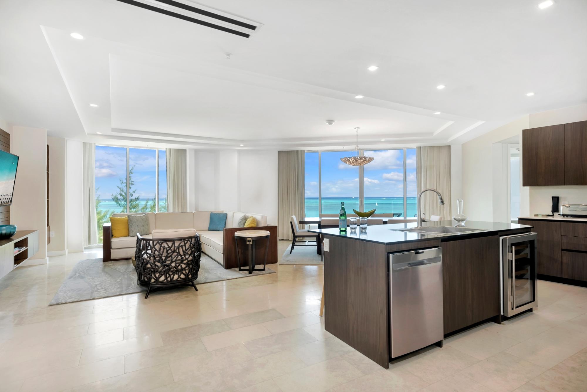 UNIT 1040 (4A) RITZ CARLTON 3BR/4BA/DEN/LAUNDRY