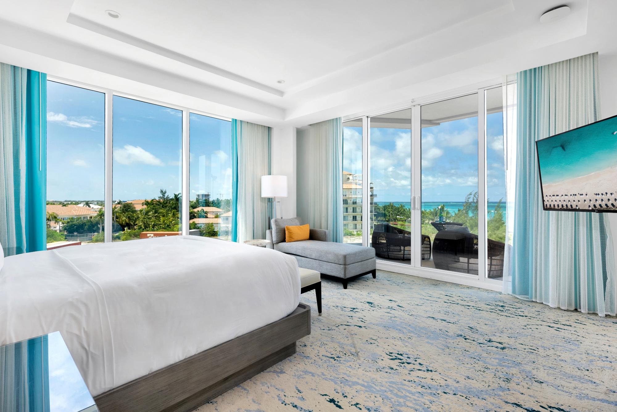 UNIT 1040 (4A) RITZ CARLTON 3BR/4BA/DEN/LAUNDRY