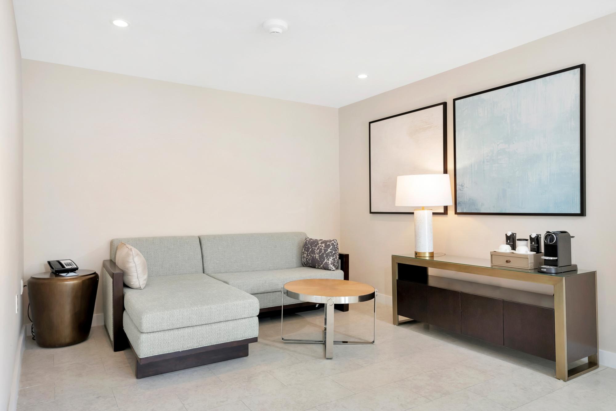 UNIT 1040 (4A) RITZ CARLTON 3BR/4BA/DEN/LAUNDRY