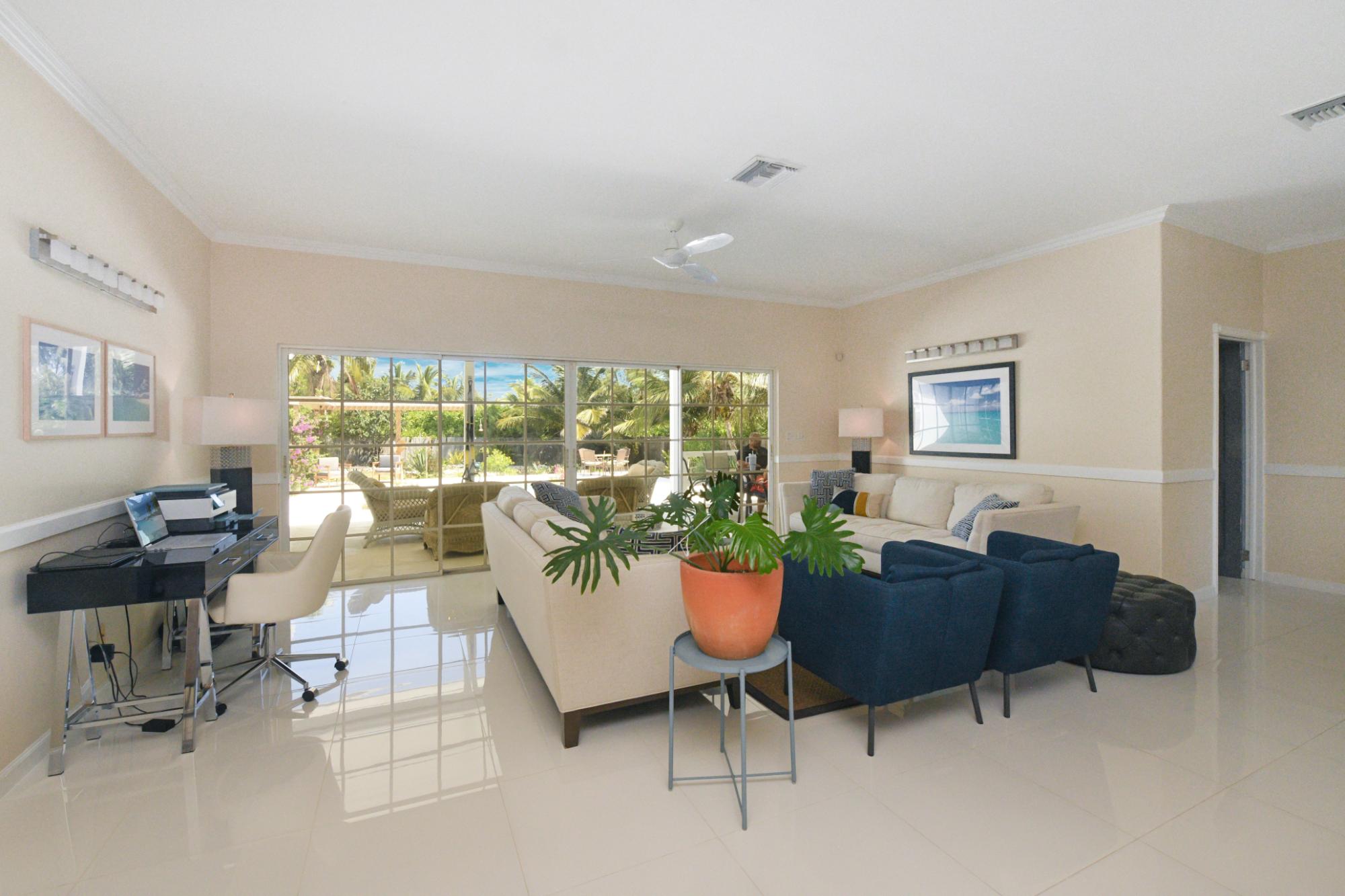 LEEWARD PALMS DELIGHT