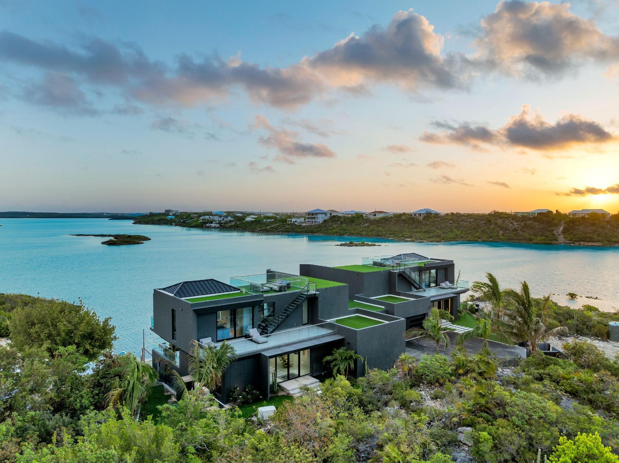 ONYX TWIN VILLAS — photo 4
