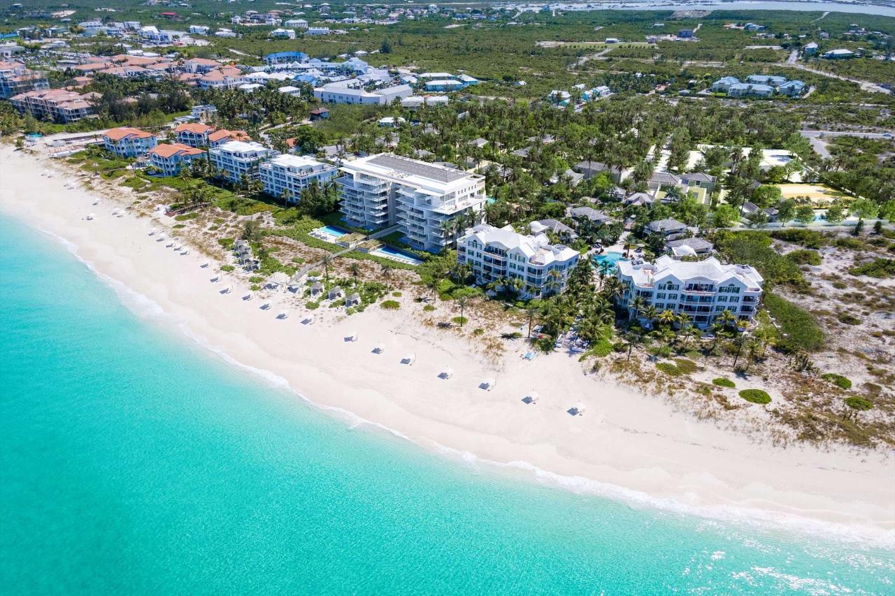 2BR THE POINT Beach level with plunge pool