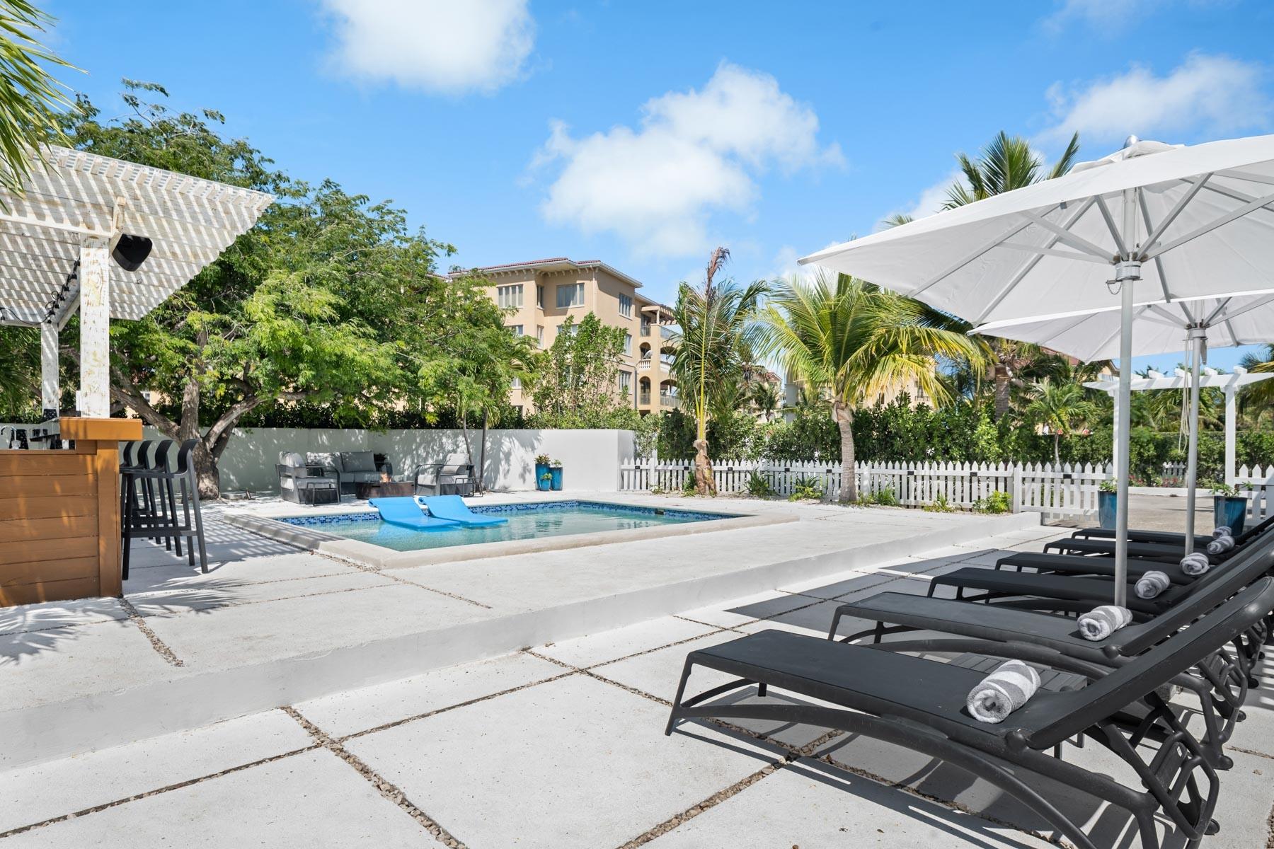 Ninety-Nine Steps Villa, Grace Bay