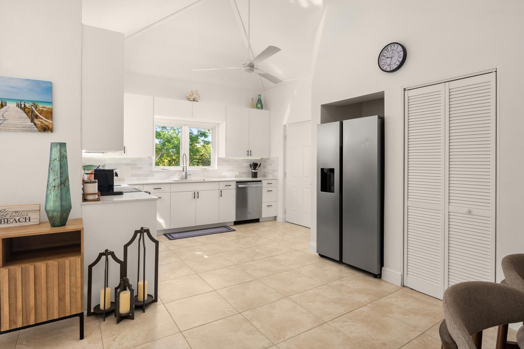 Ninety-Nine Steps Villa, Grace Bay