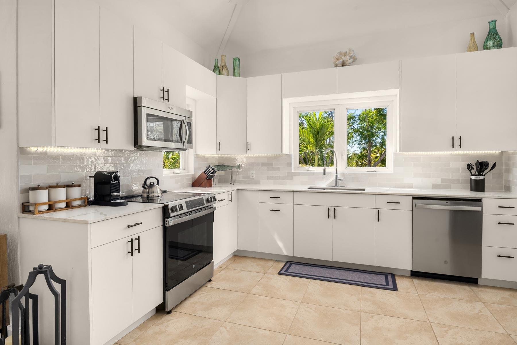 Ninety-Nine Steps Villa, Grace Bay
