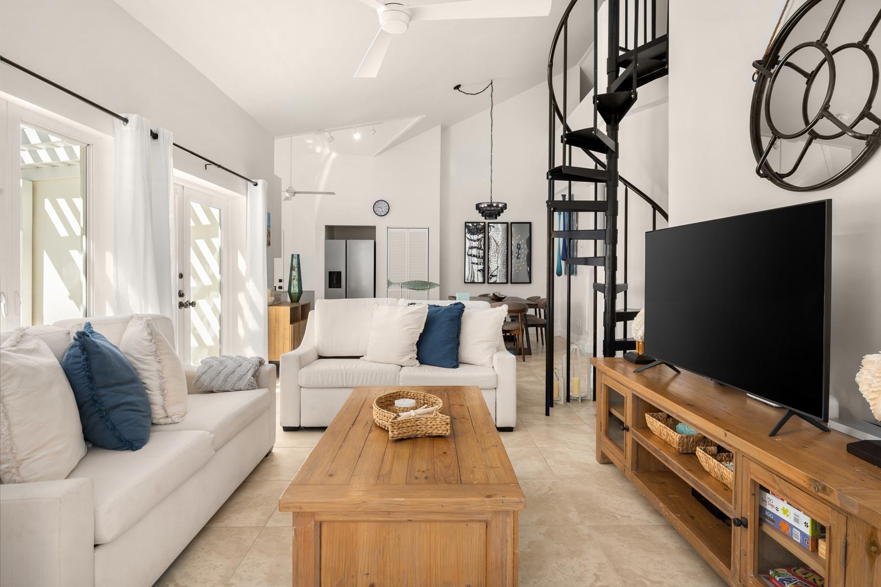 Ninety-Nine Steps Villa, Grace Bay