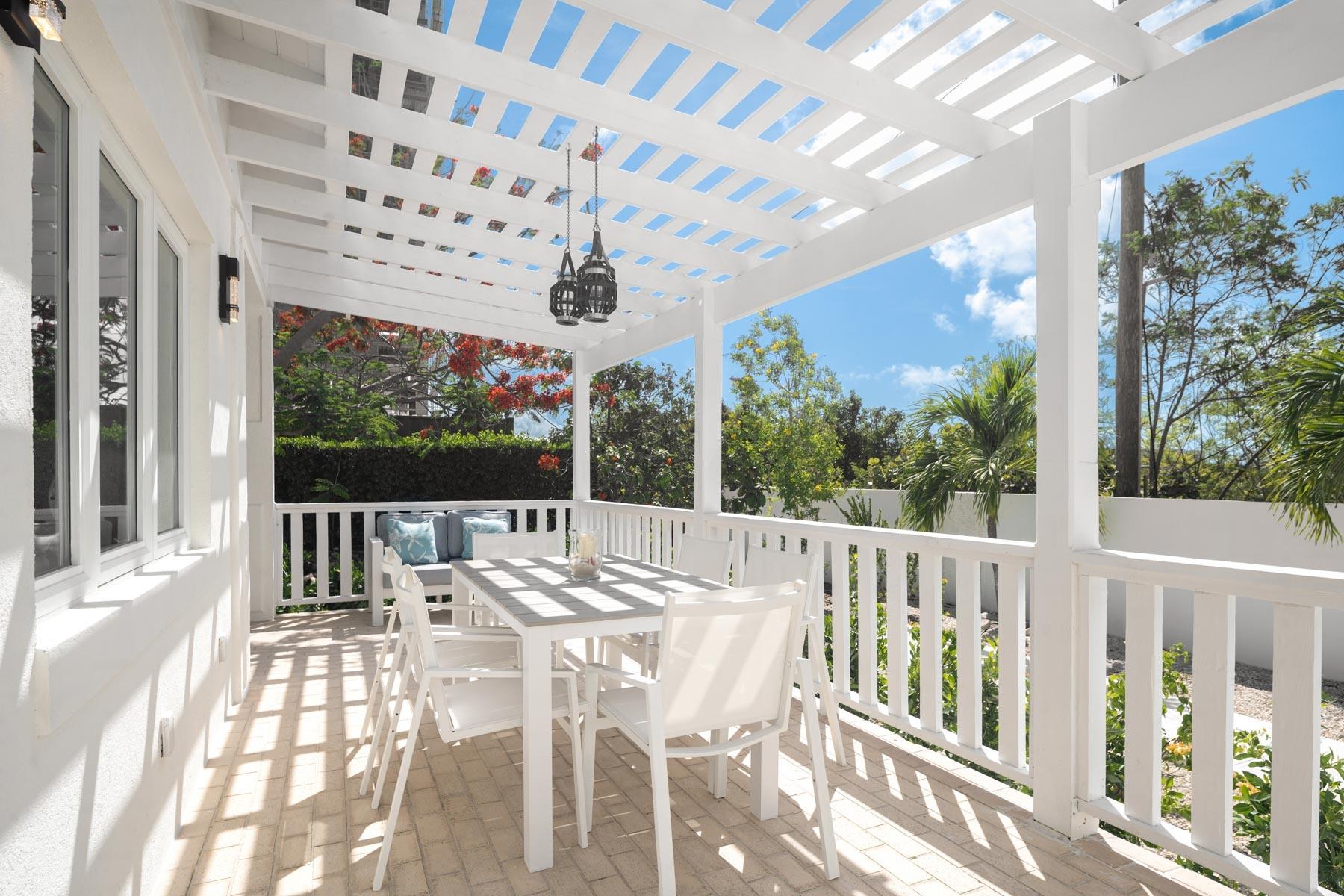 Ninety-Nine Steps Villa, Grace Bay