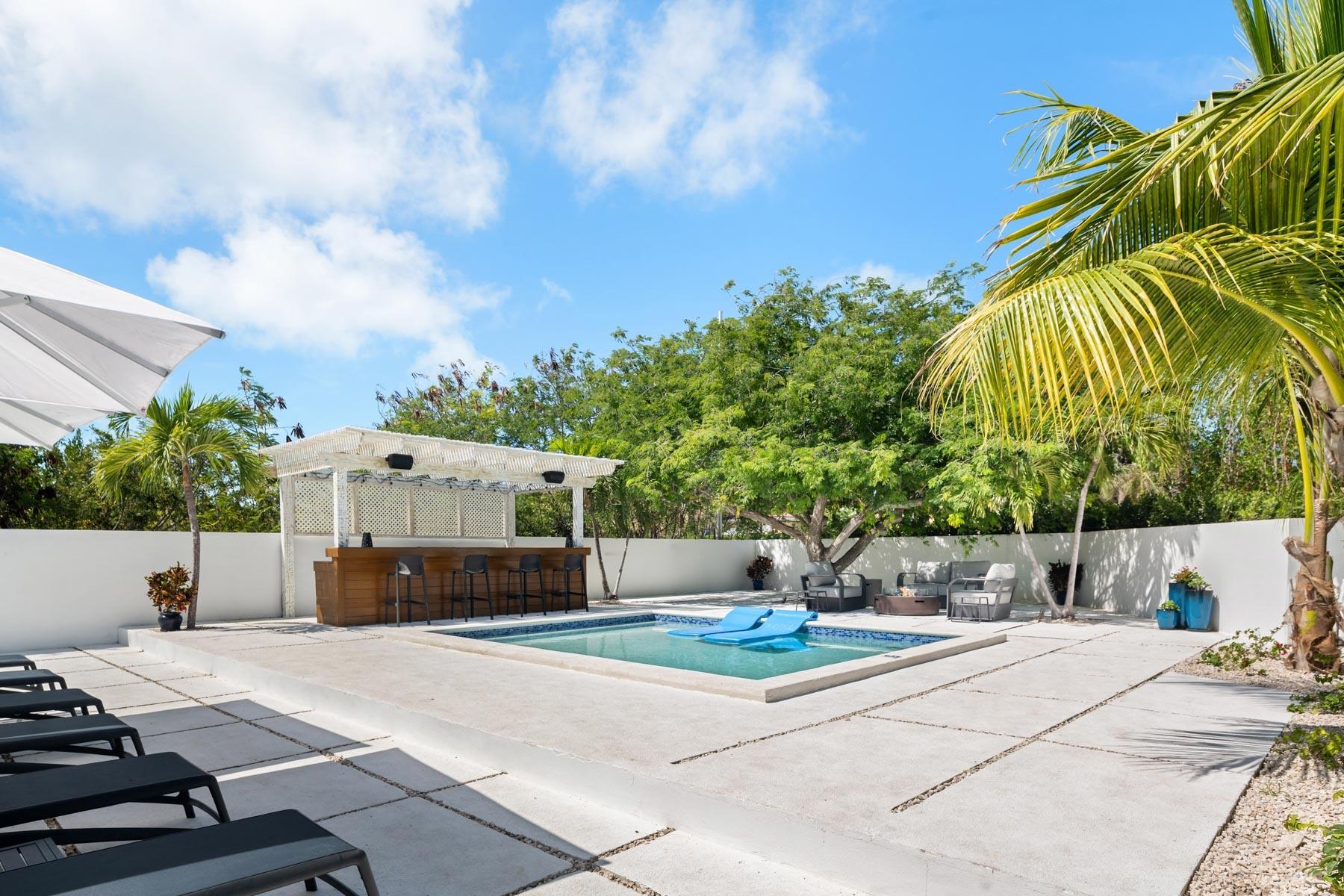 Ninety-Nine Steps Villa, Grace Bay