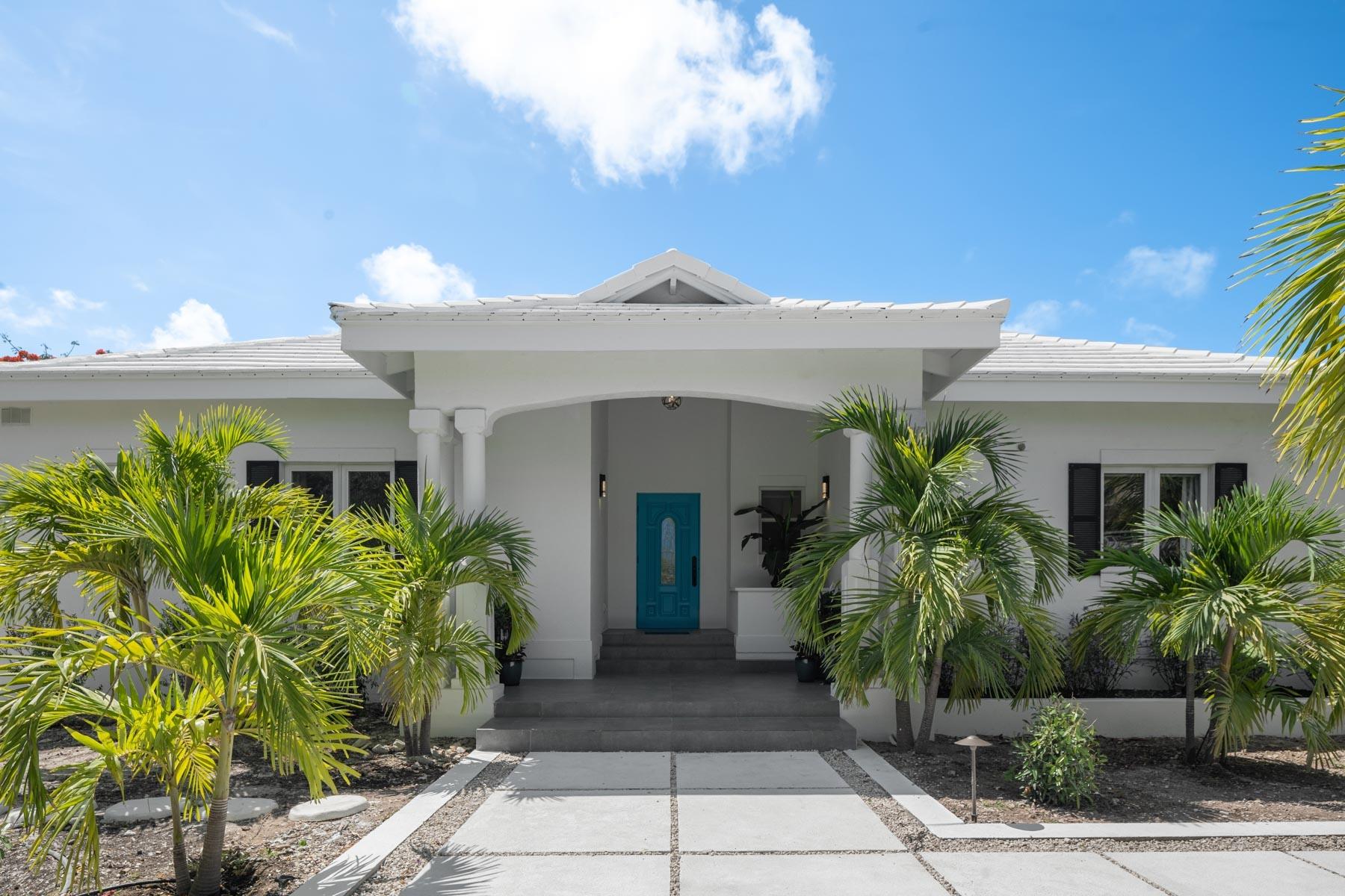 Ninety-Nine Steps Villa, Grace Bay