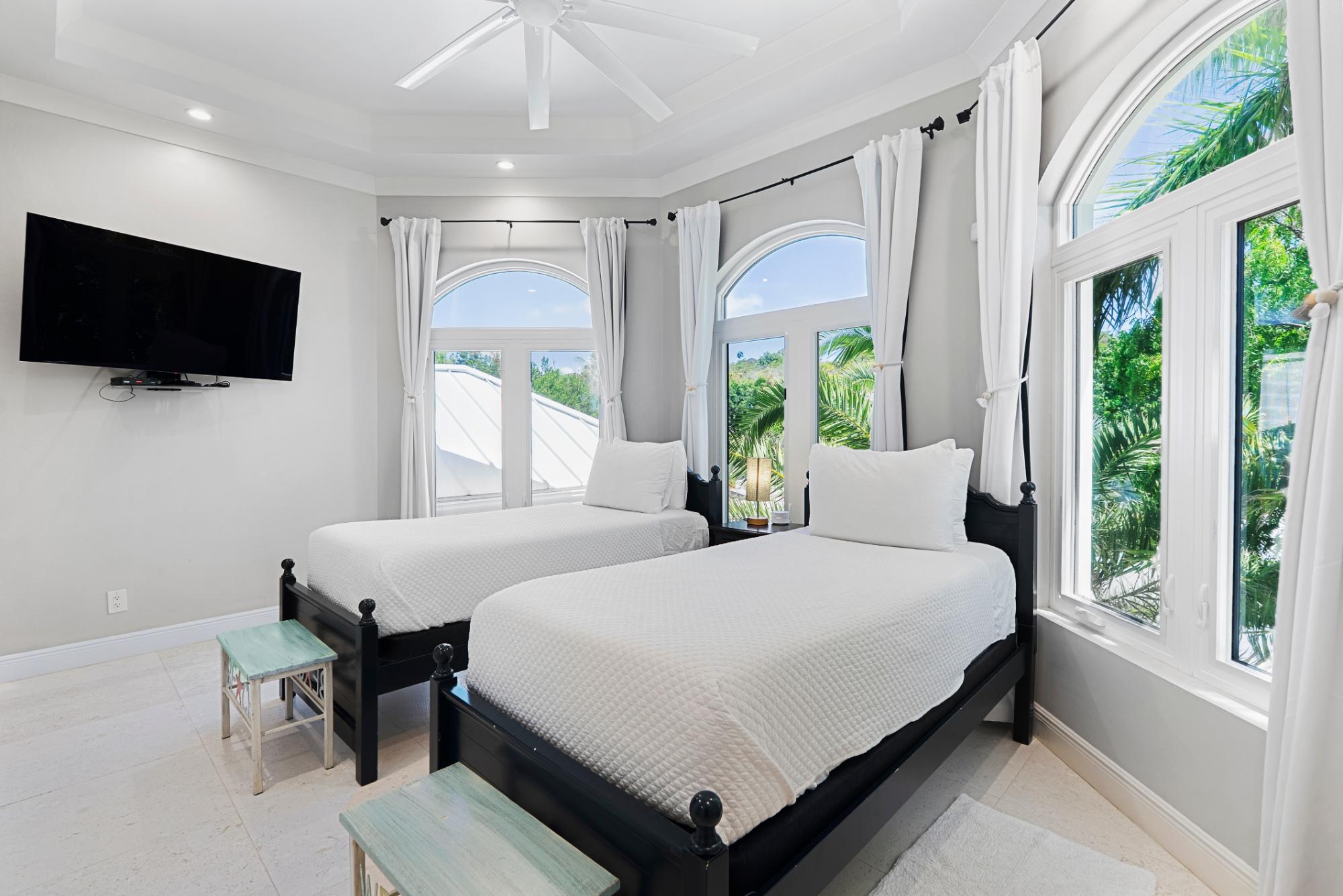 THREE CAYS VILLA