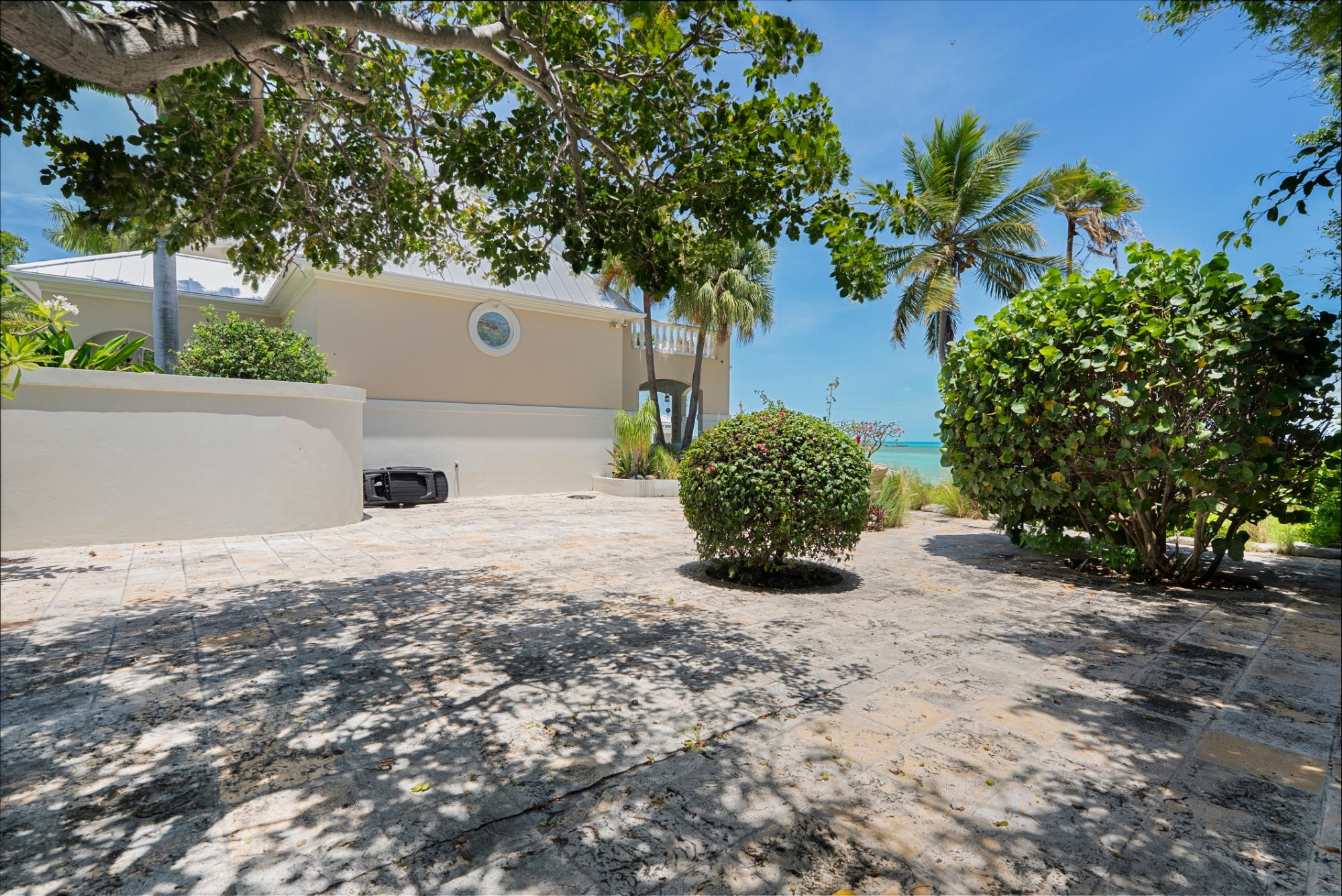 THREE CAYS VILLA