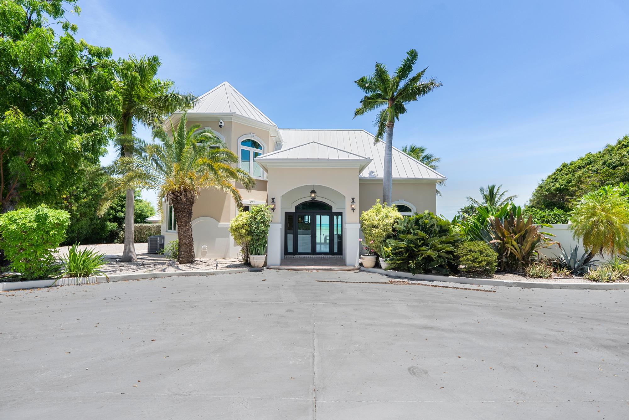 THREE CAYS VILLA