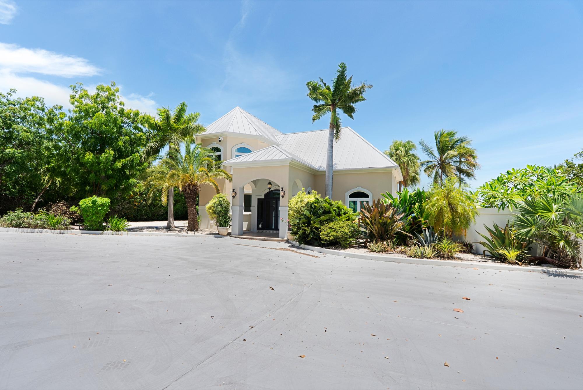 THREE CAYS VILLA
