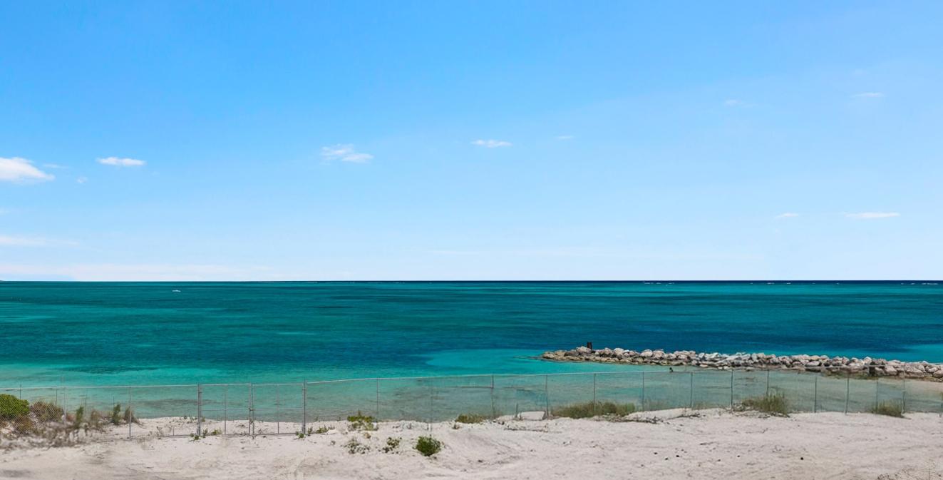 2E - 2BR Beach Front - The Loren at Turtle Cove