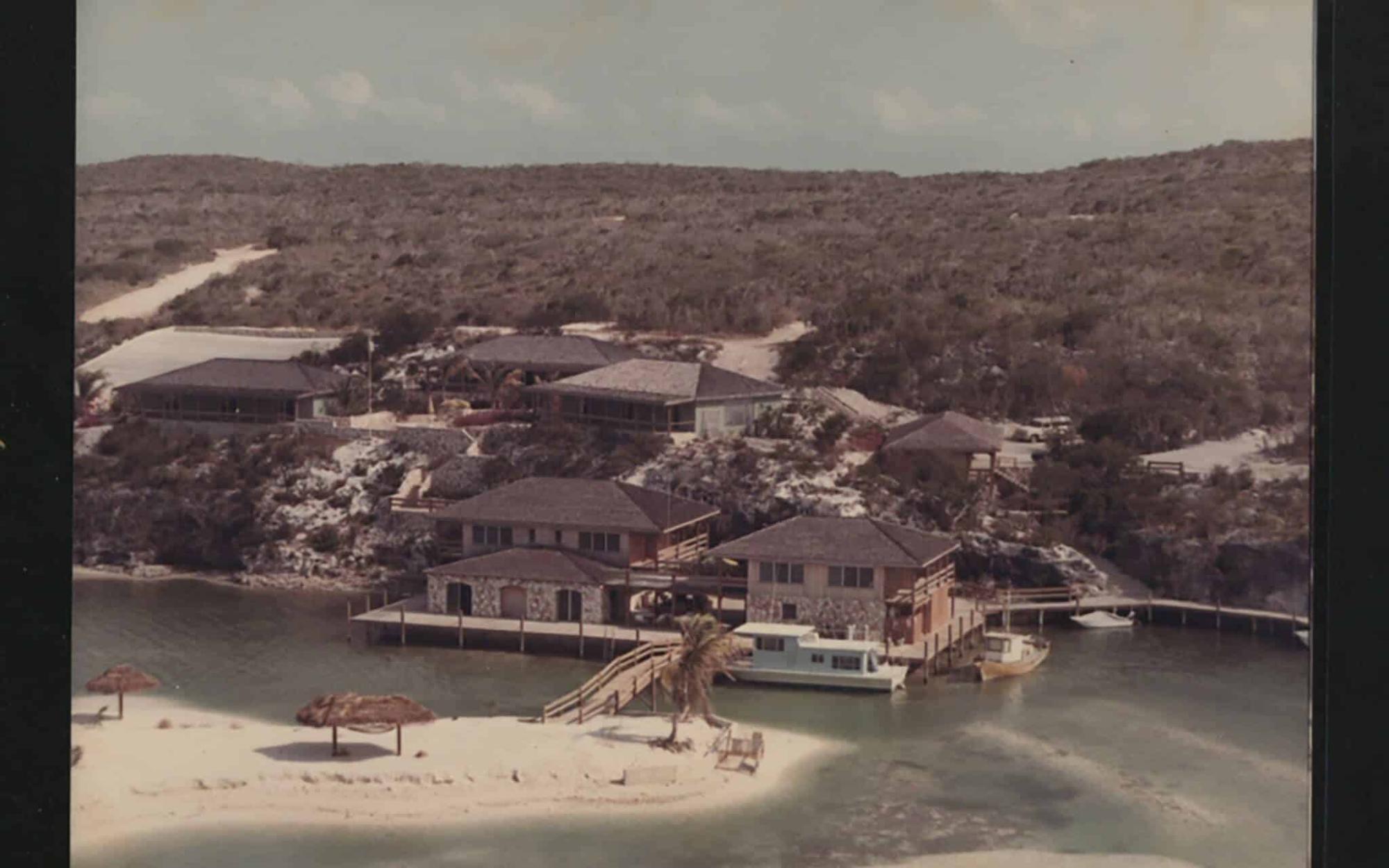 2E - 2BR Beach Front - The Loren at Turtle Cove