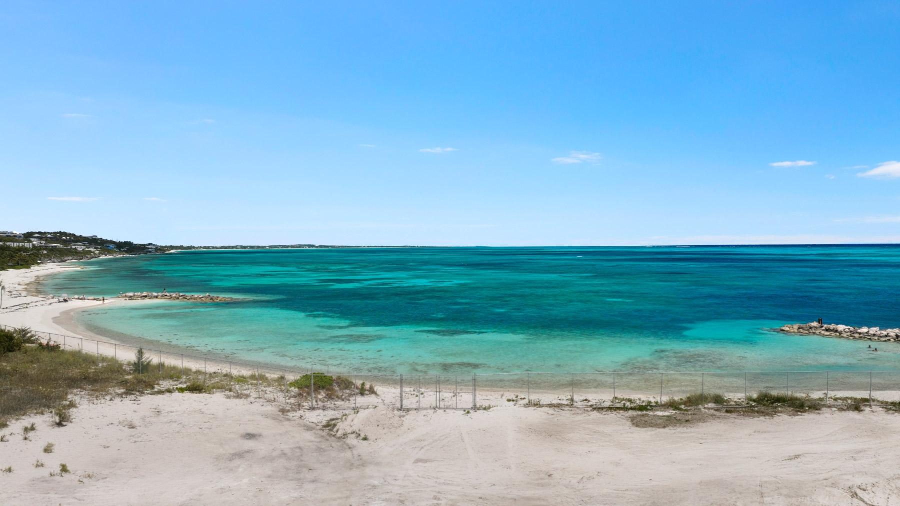 3E - 2BR Beach Front - The Loren at Turtle Cove