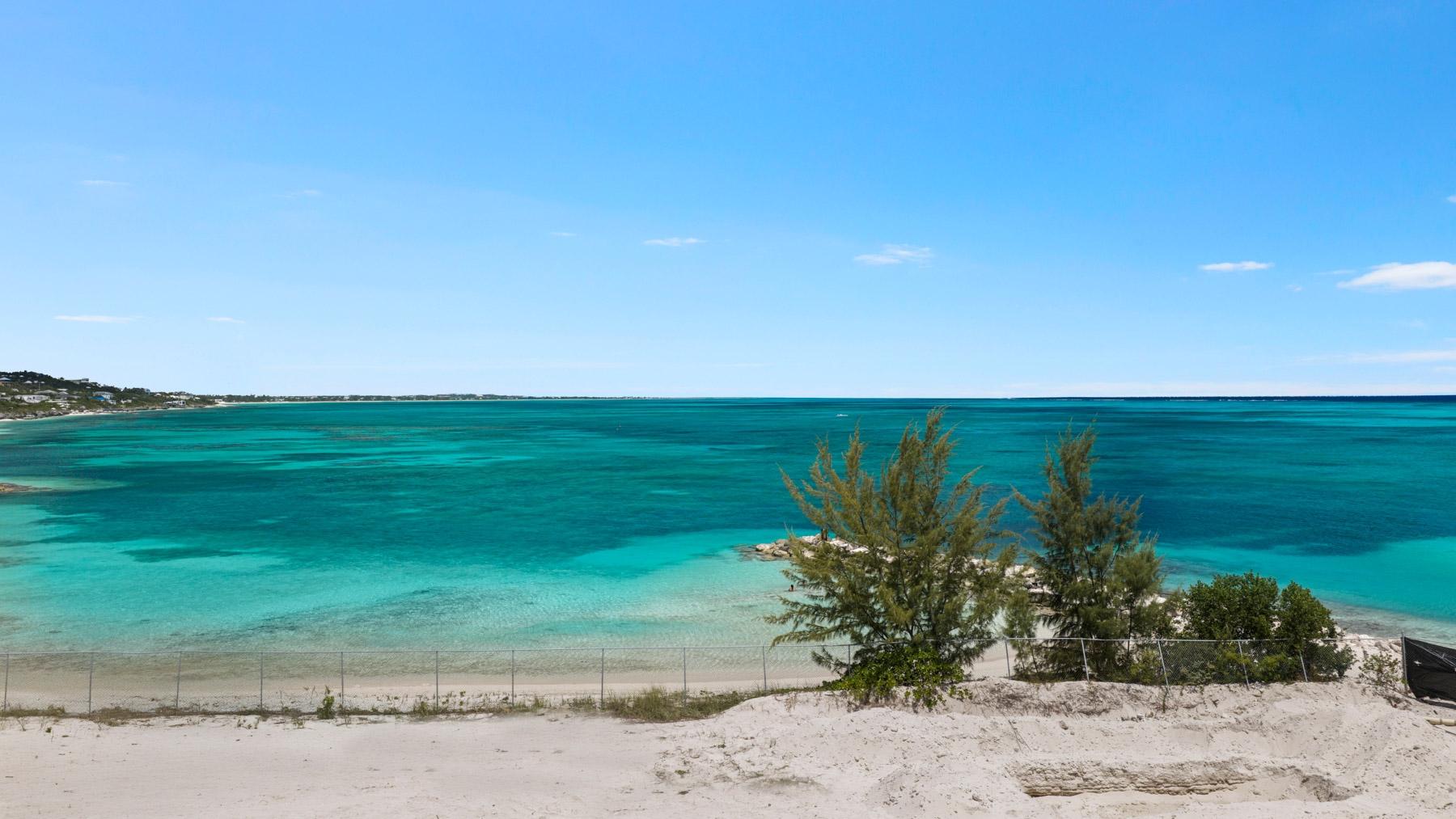 3C - Flagship 3BR Beach Front - Top Floor