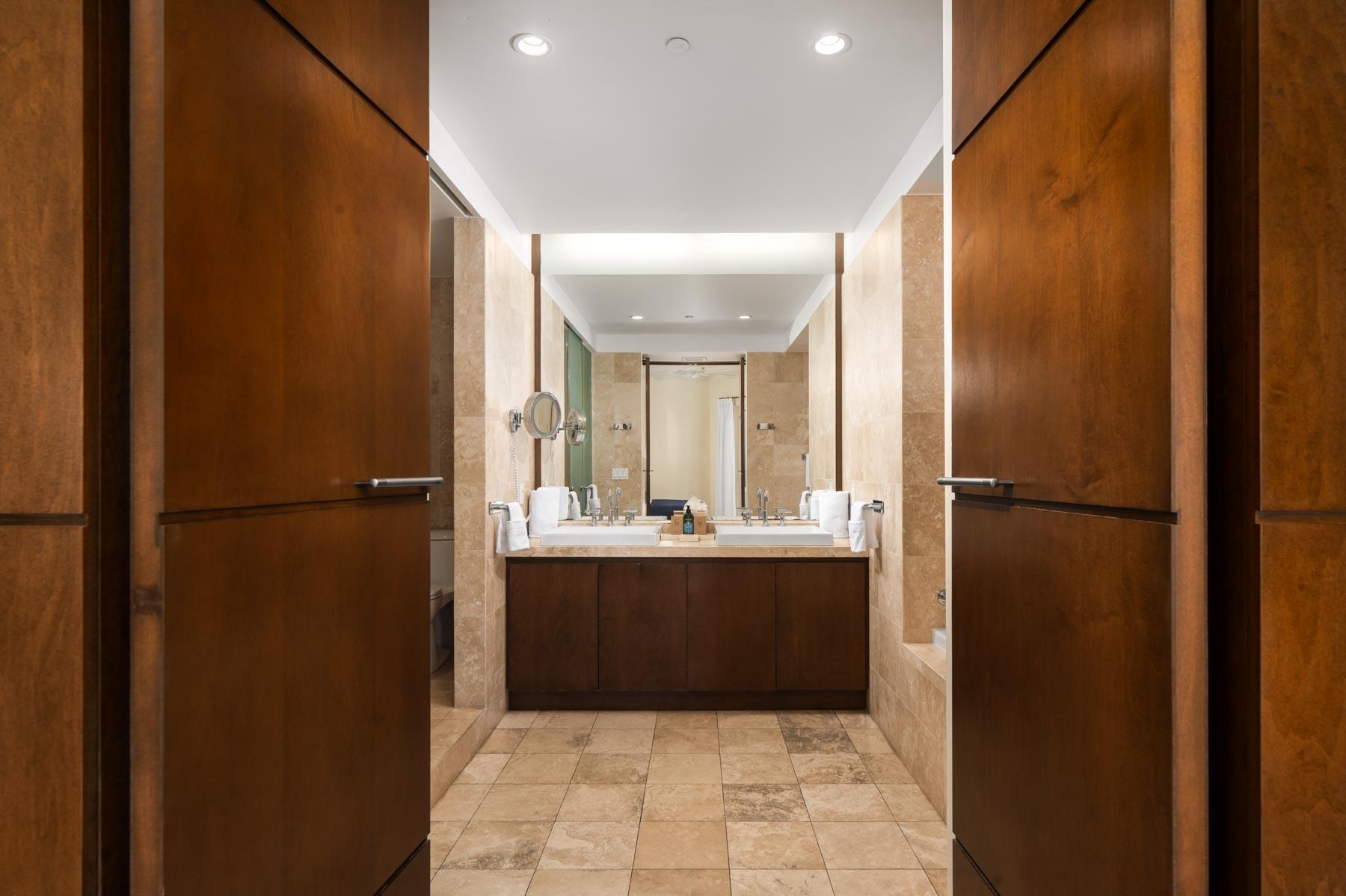 202 West Bay Club