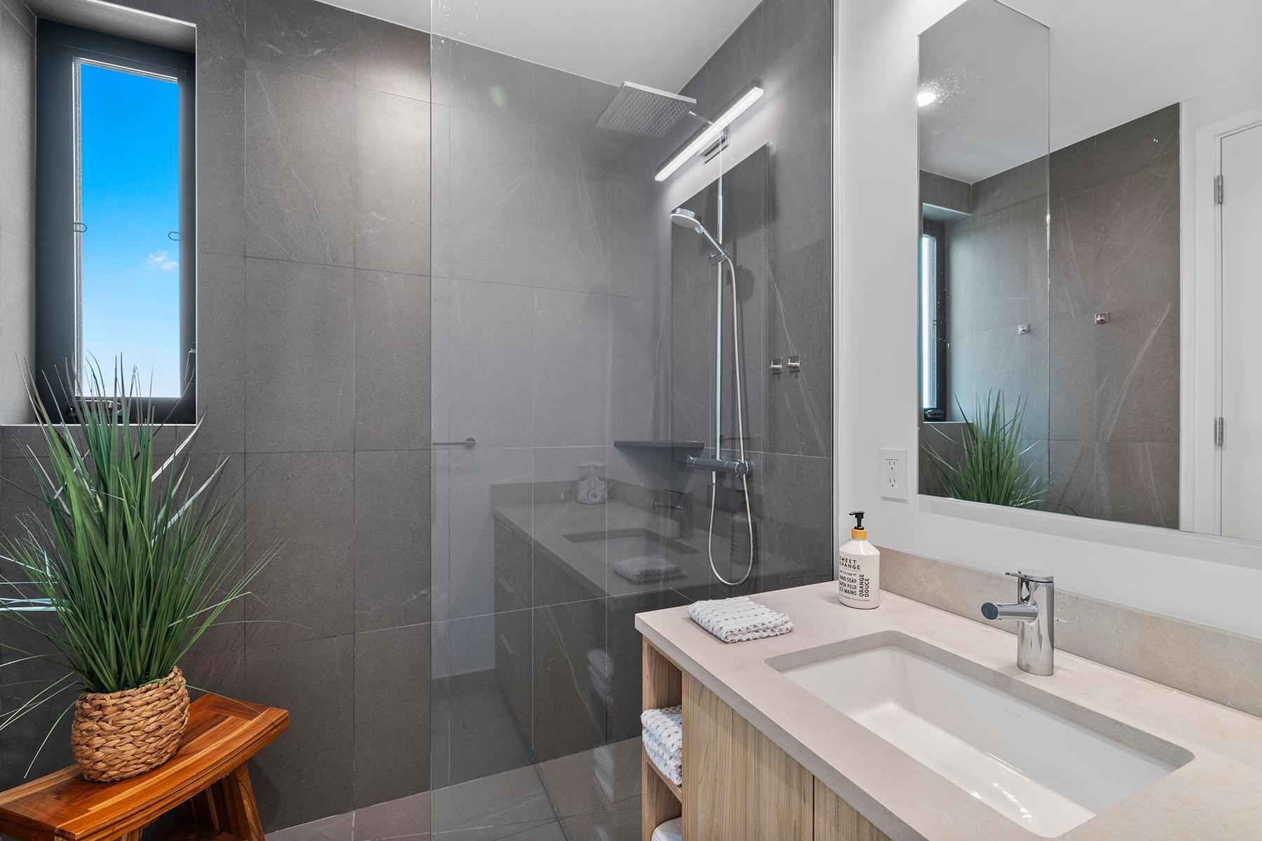 Z-ONE RESIDENCES