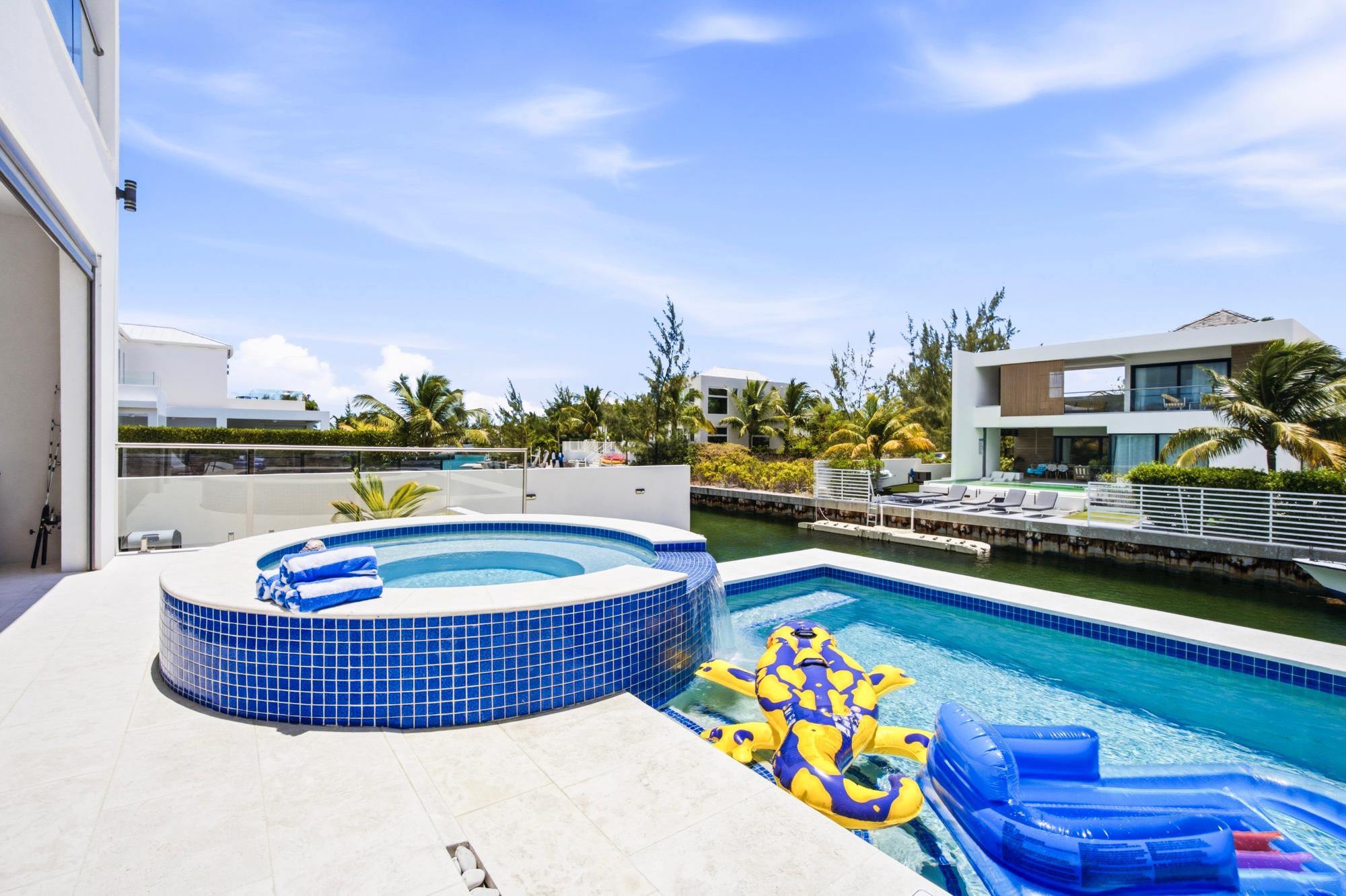 BLUE DIAMOND VILLAS — photo 5