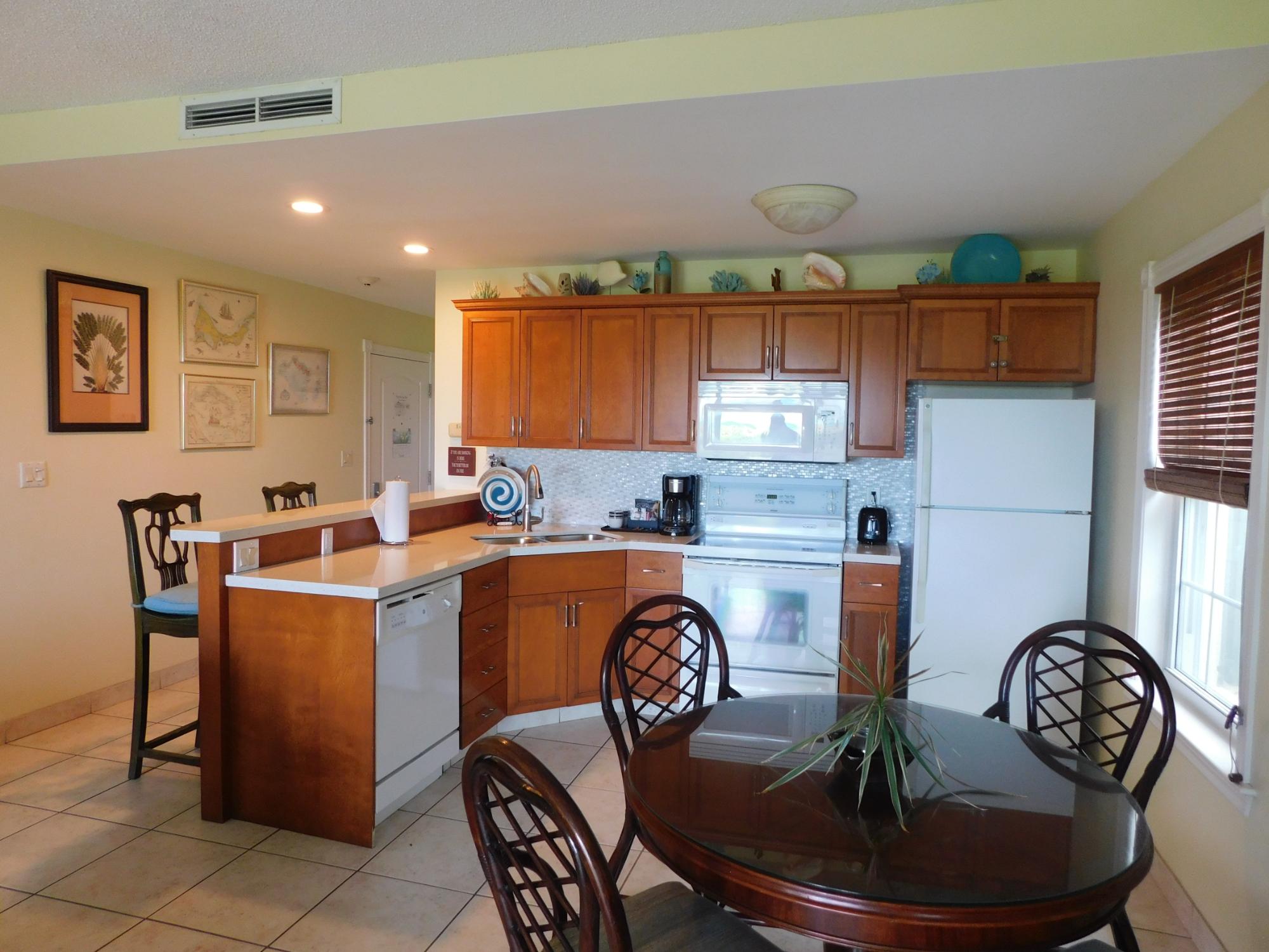 BEACH-LEVEL CORNER SUITE | RWI 115