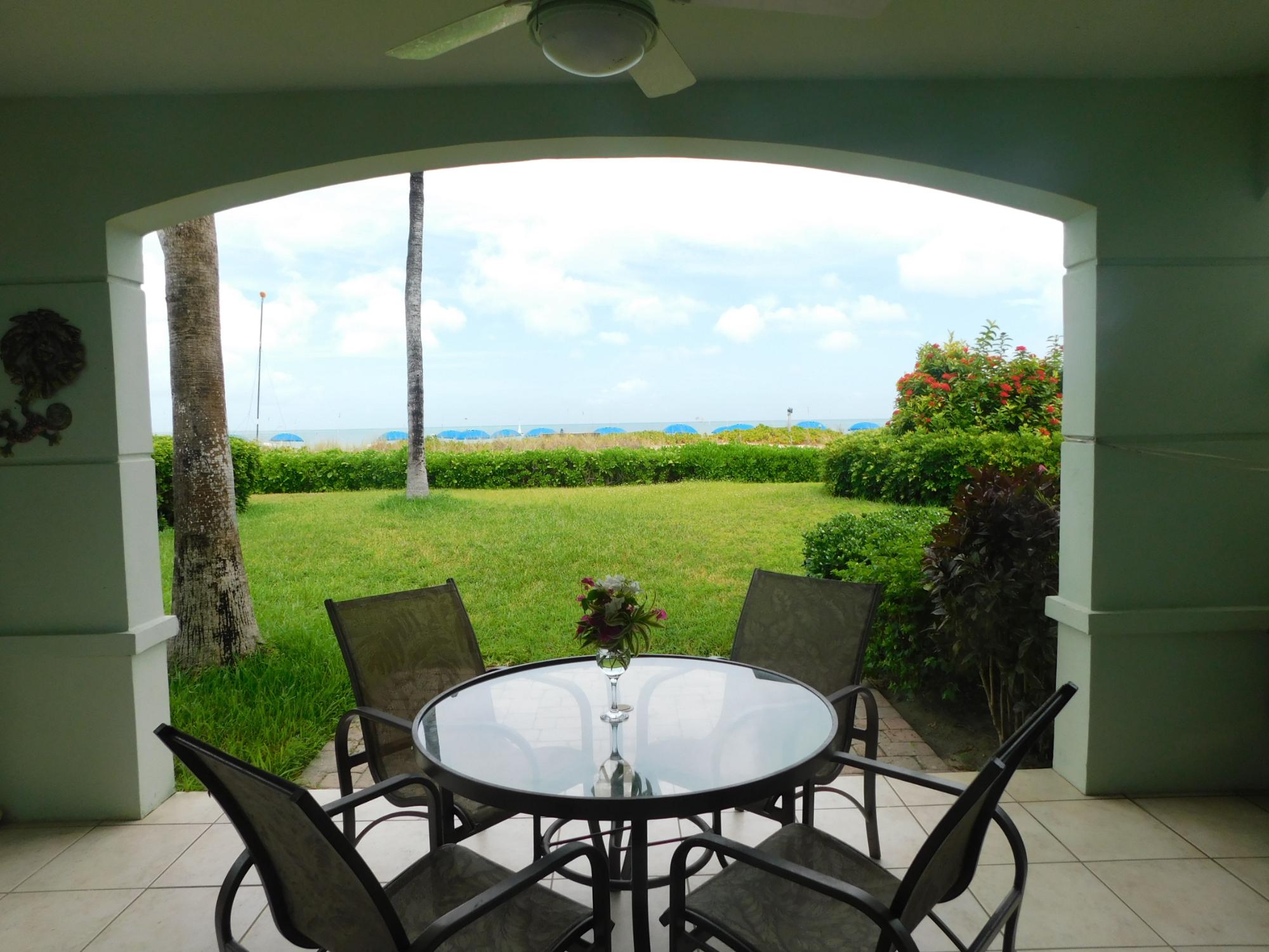 BEACH-LEVEL CORNER SUITE | RWI 115