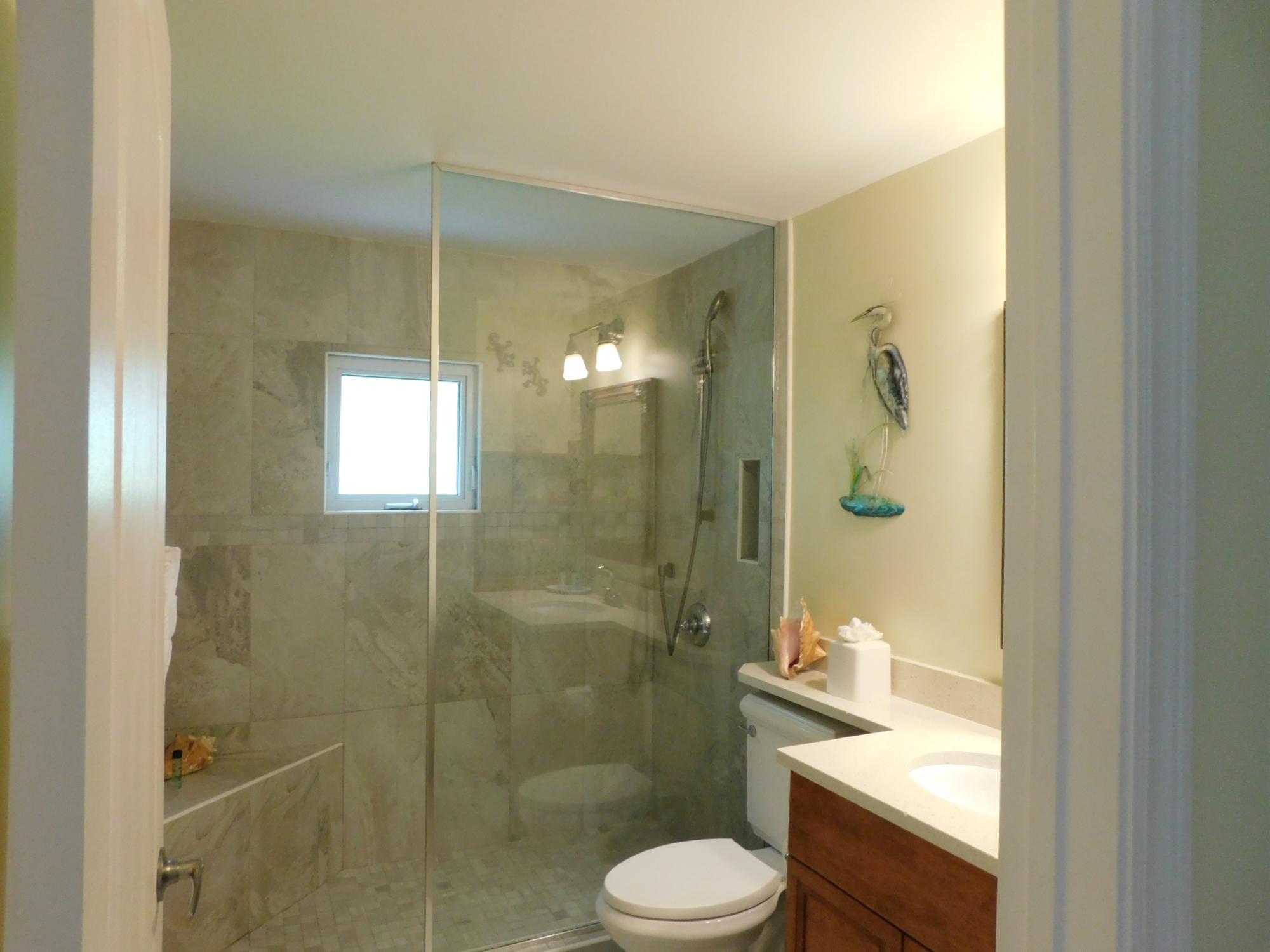 BEACH-LEVEL CORNER SUITE | RWI 115