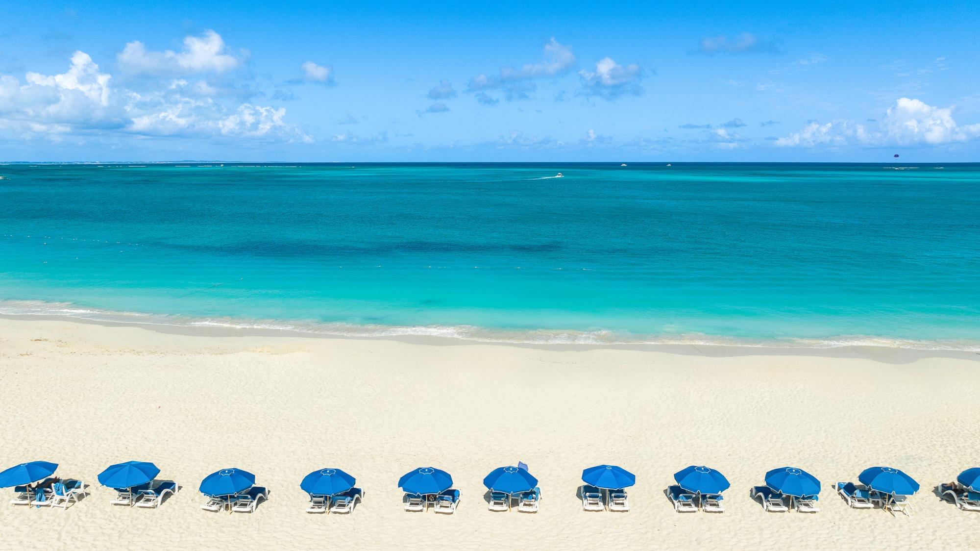 BEACH-LEVEL CORNER SUITE | RWI 115