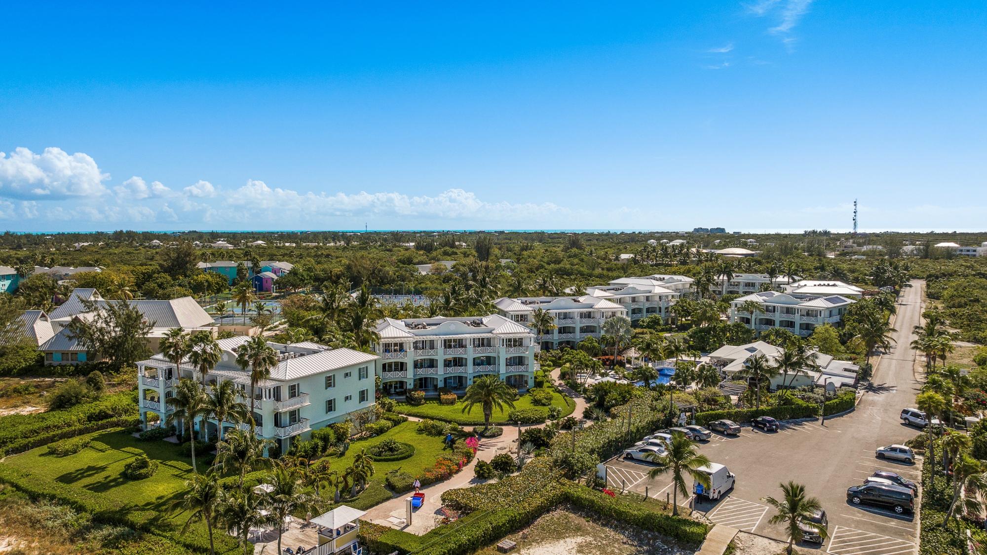 BEACH-LEVEL CORNER SUITE | RWI 115