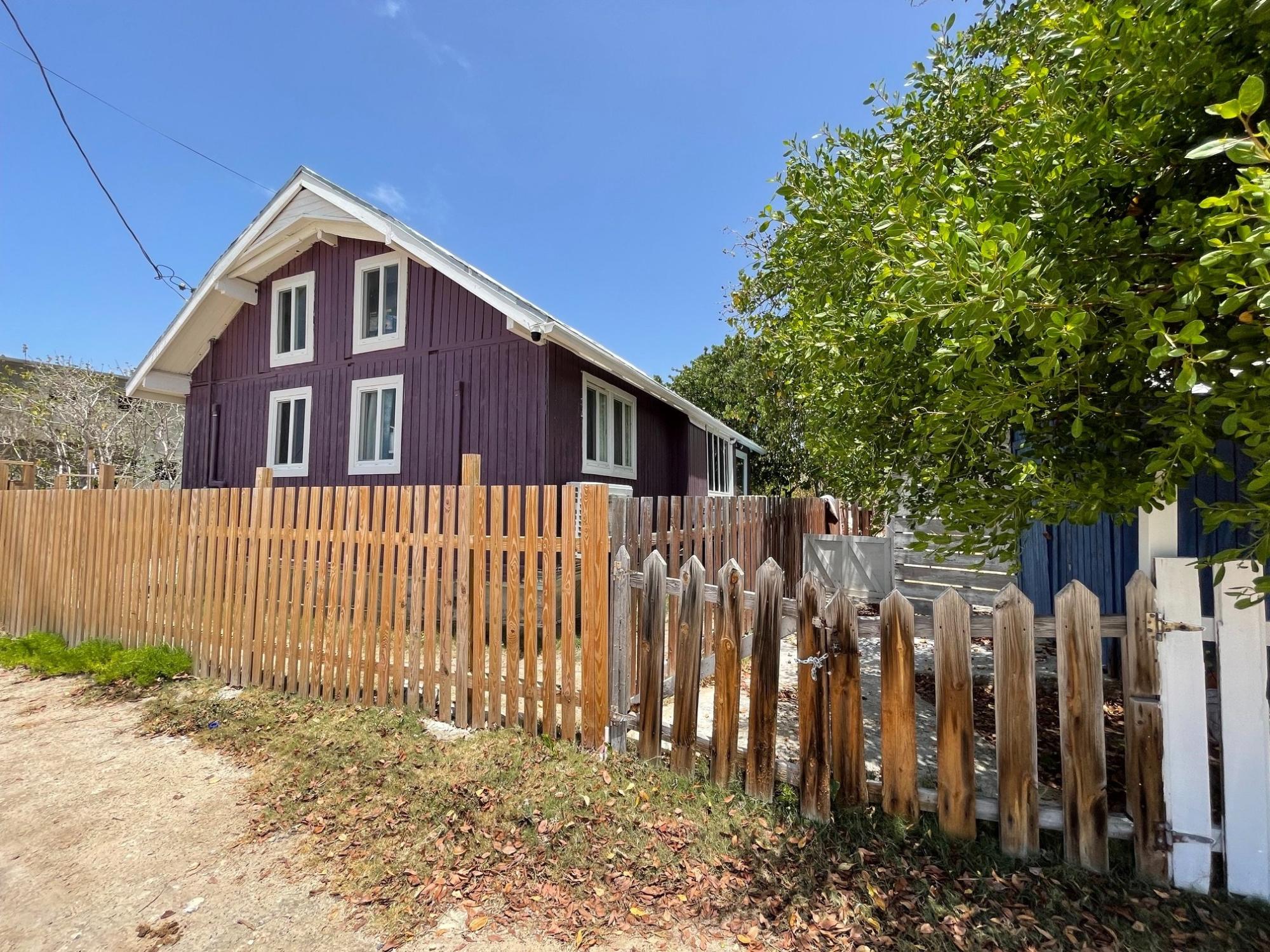 PURPLE HOUSE — photo 2