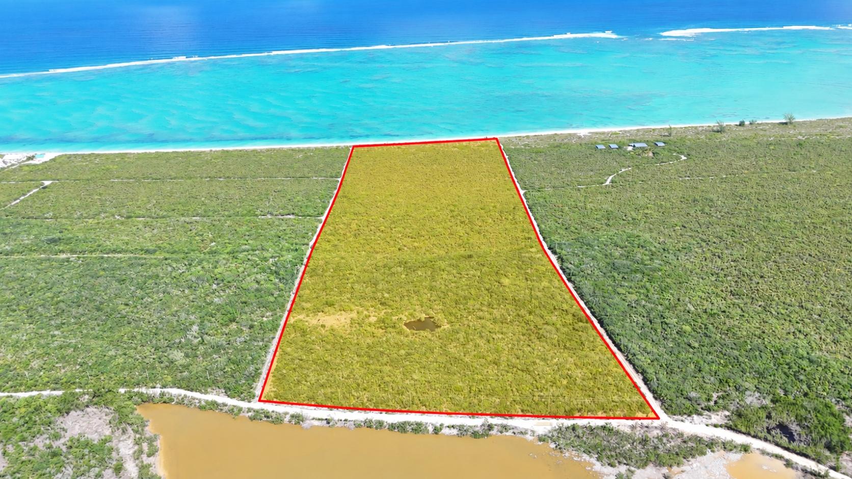 LARGE BEACHFRONT PROPERTY — photo 3