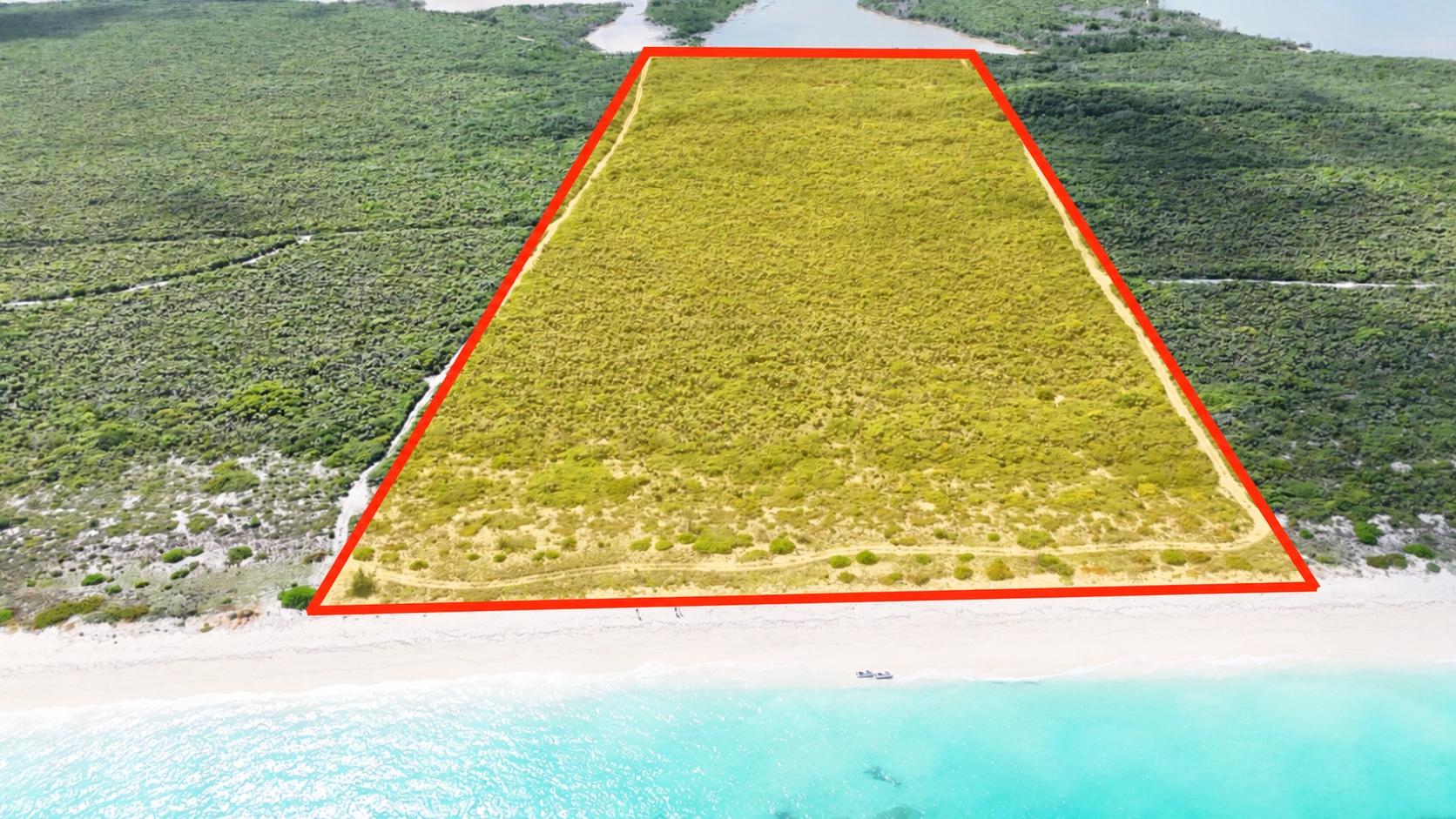 LARGE BEACHFRONT PROPERTY — photo 5