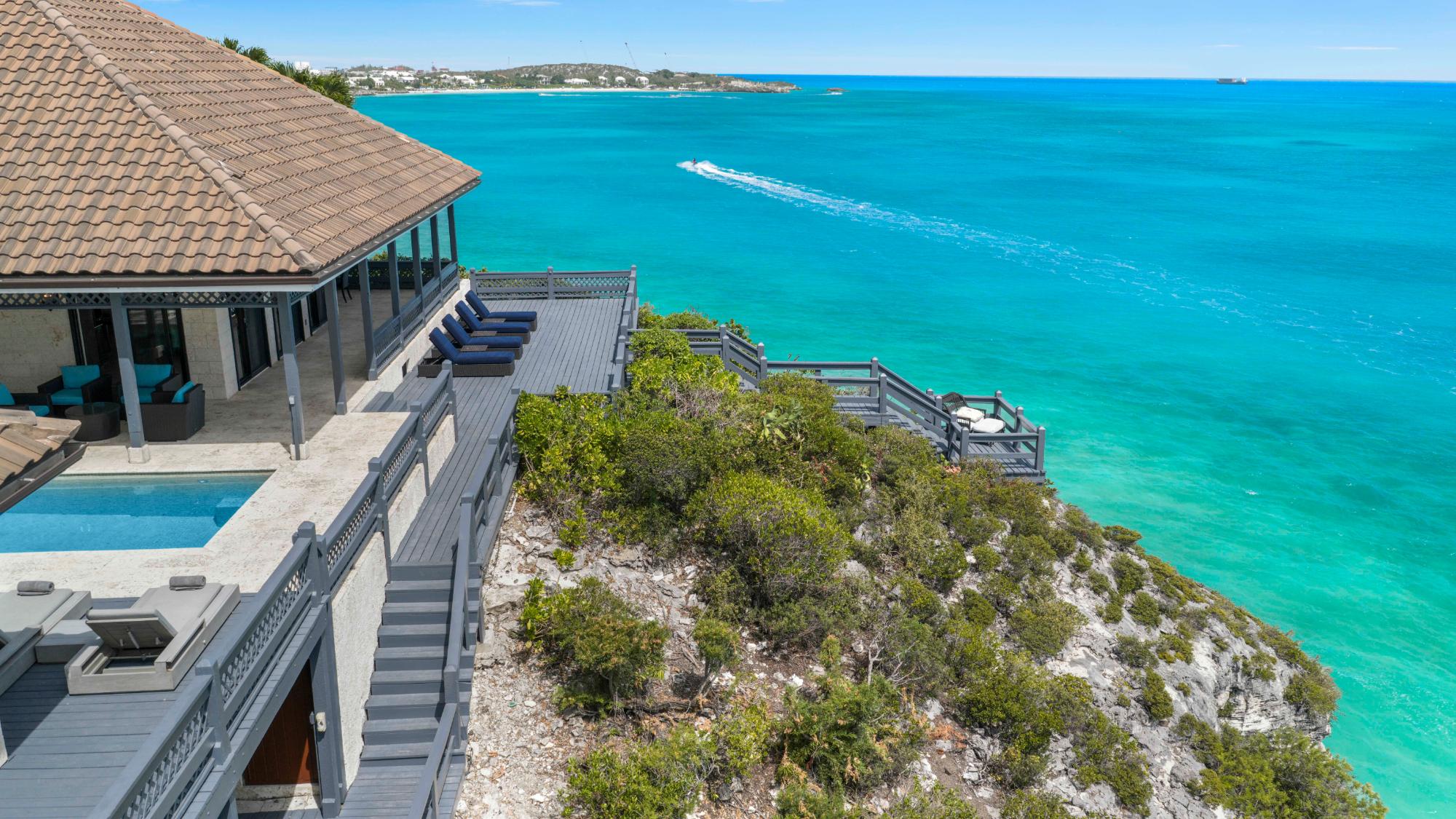 VILLA SEACLIFF: CHALK SOUND