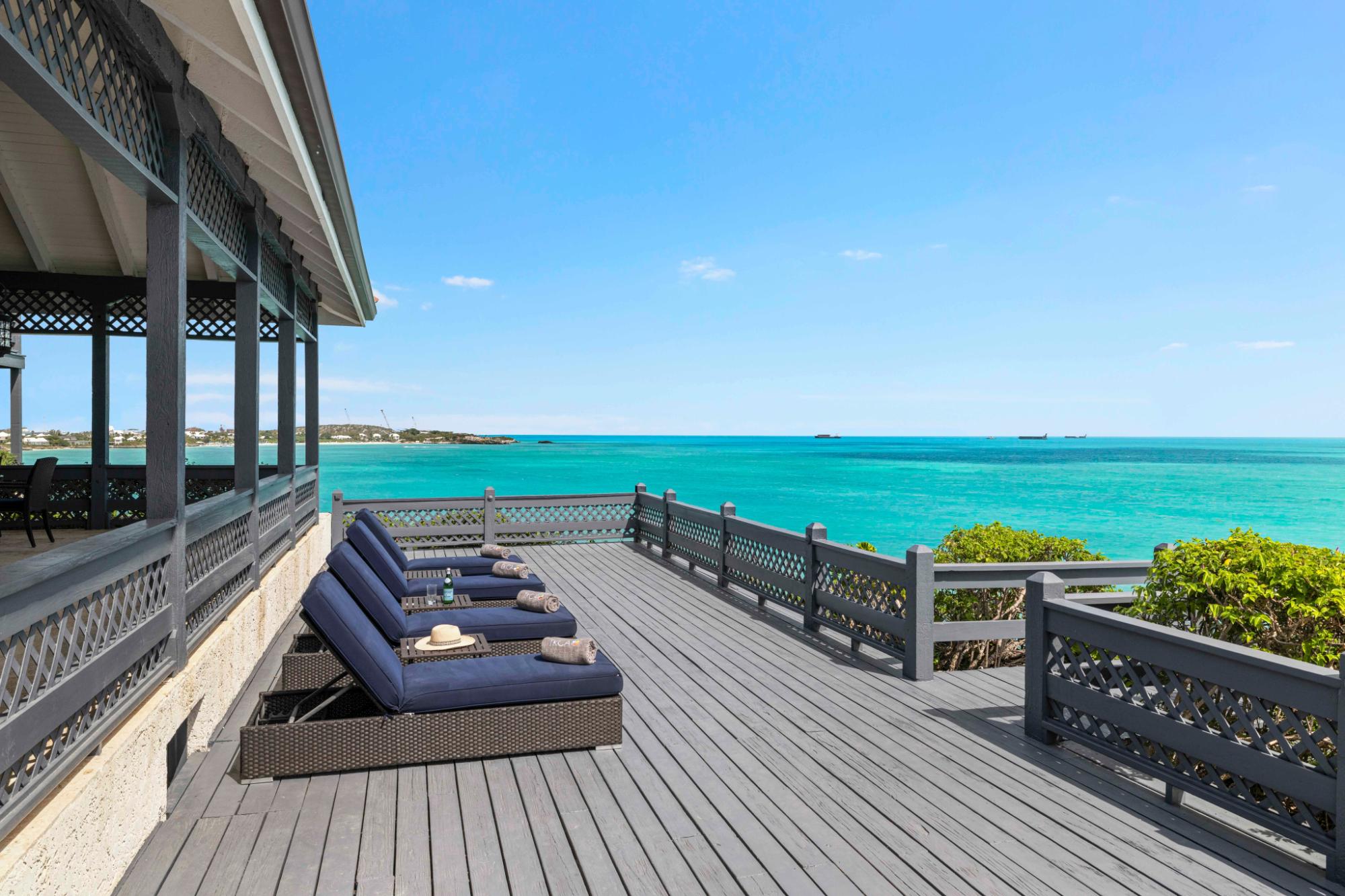 VILLA SEACLIFF: CHALK SOUND