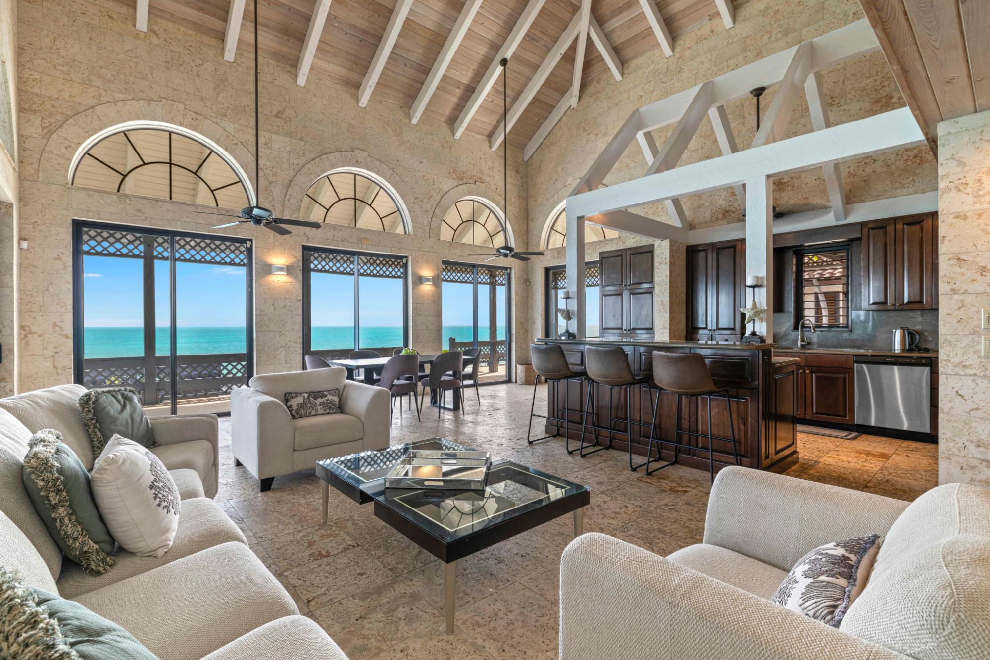 VILLA SEACLIFF: CHALK SOUND