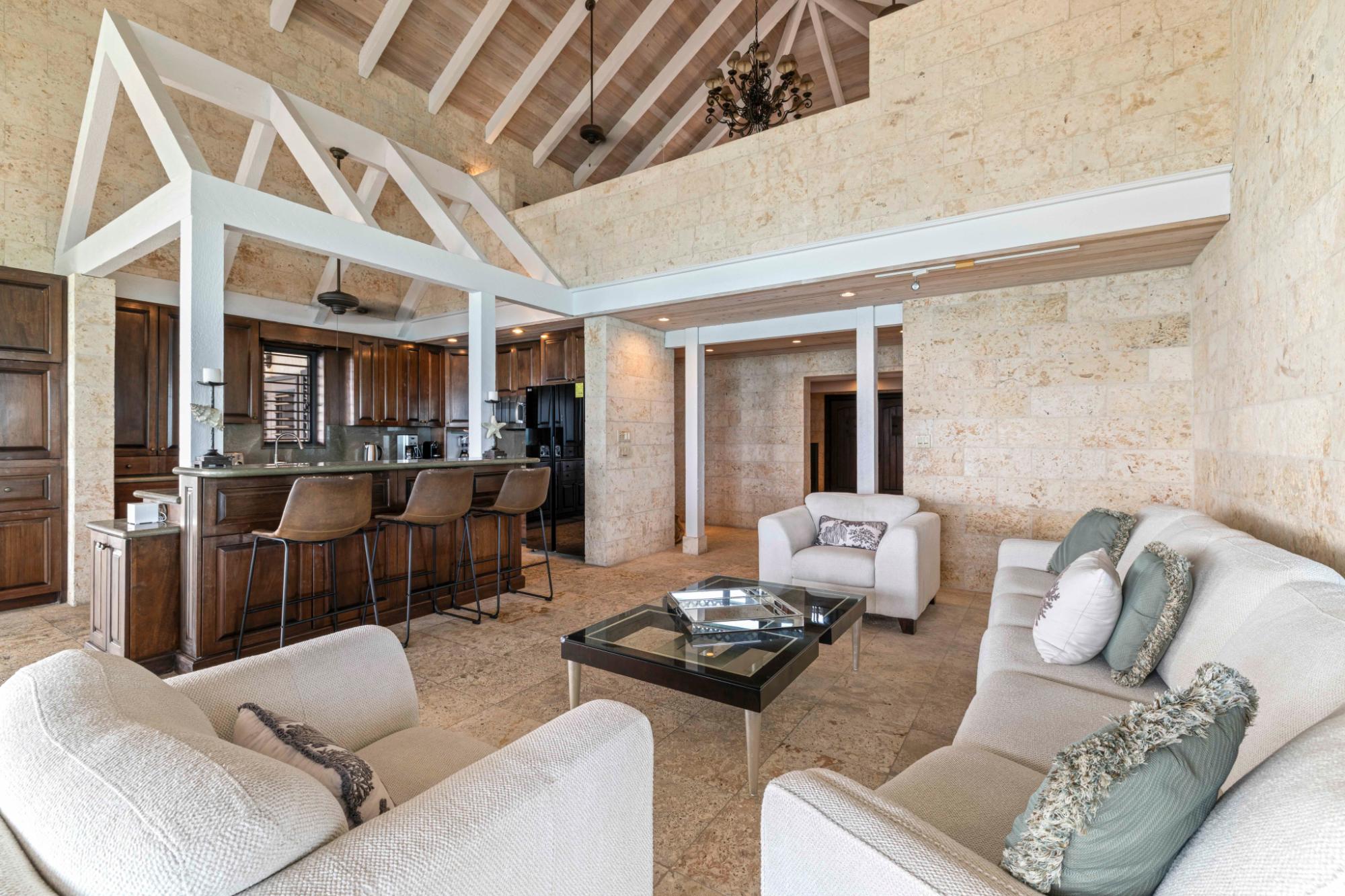 VILLA SEACLIFF: CHALK SOUND