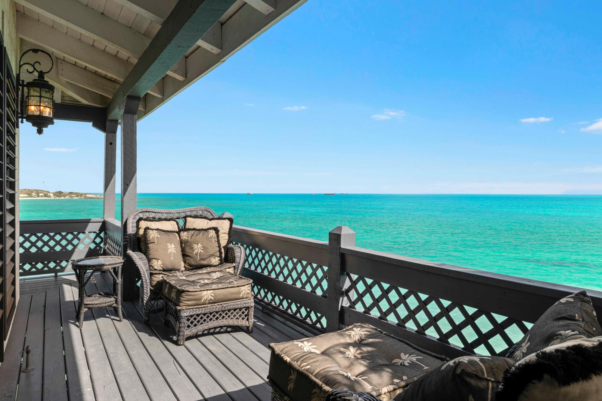 VILLA SEACLIFF: CHALK SOUND