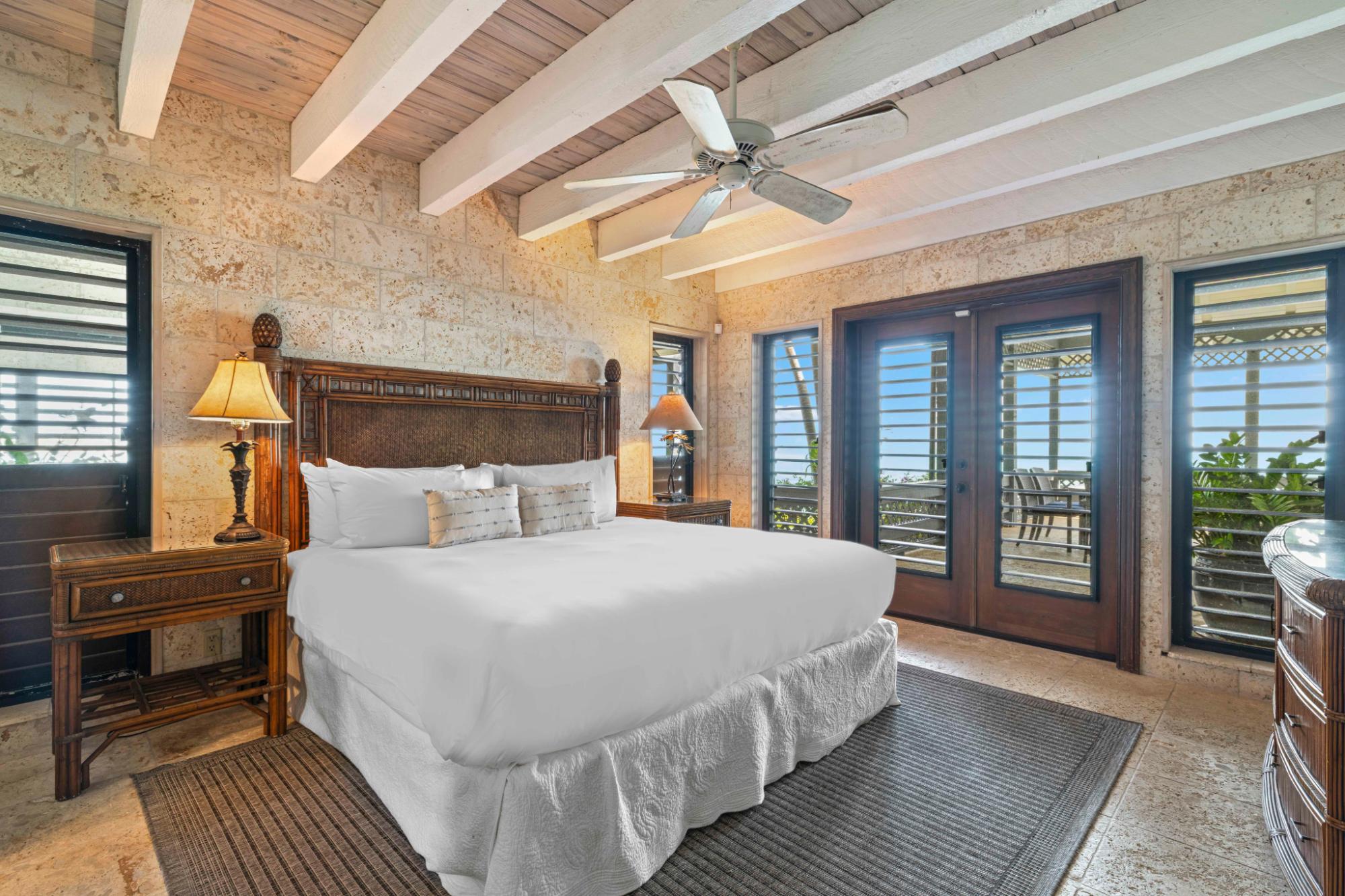 VILLA SEACLIFF: CHALK SOUND
