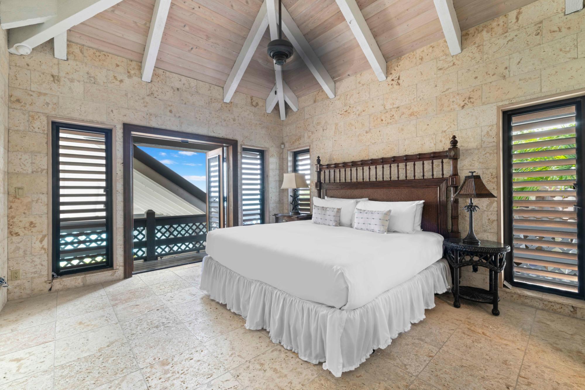 VILLA SEACLIFF: CHALK SOUND
