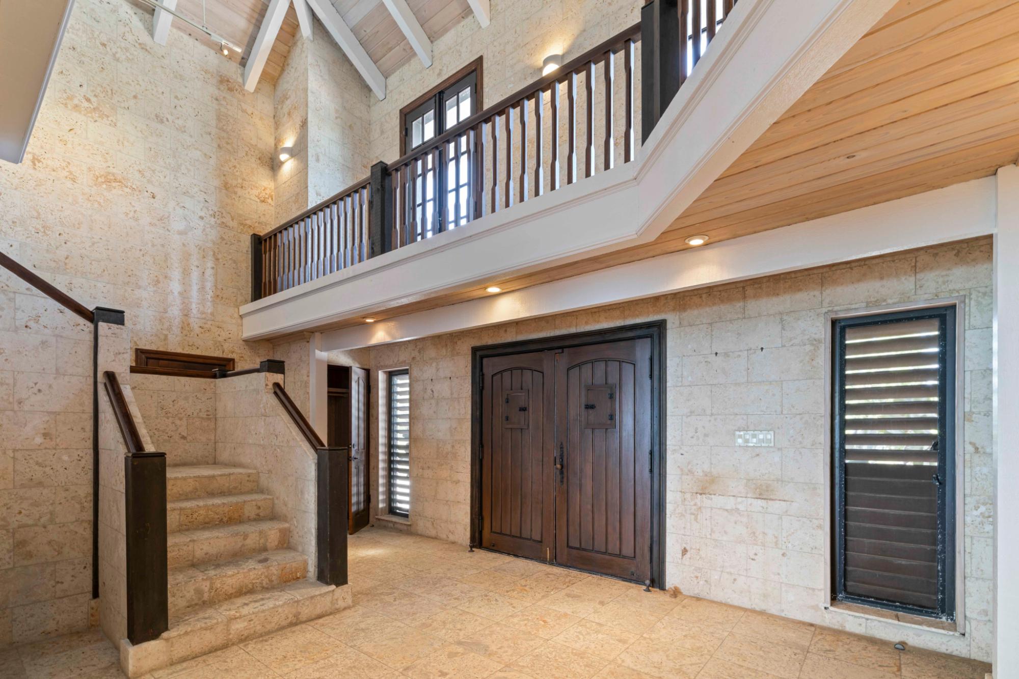 VILLA SEACLIFF: CHALK SOUND