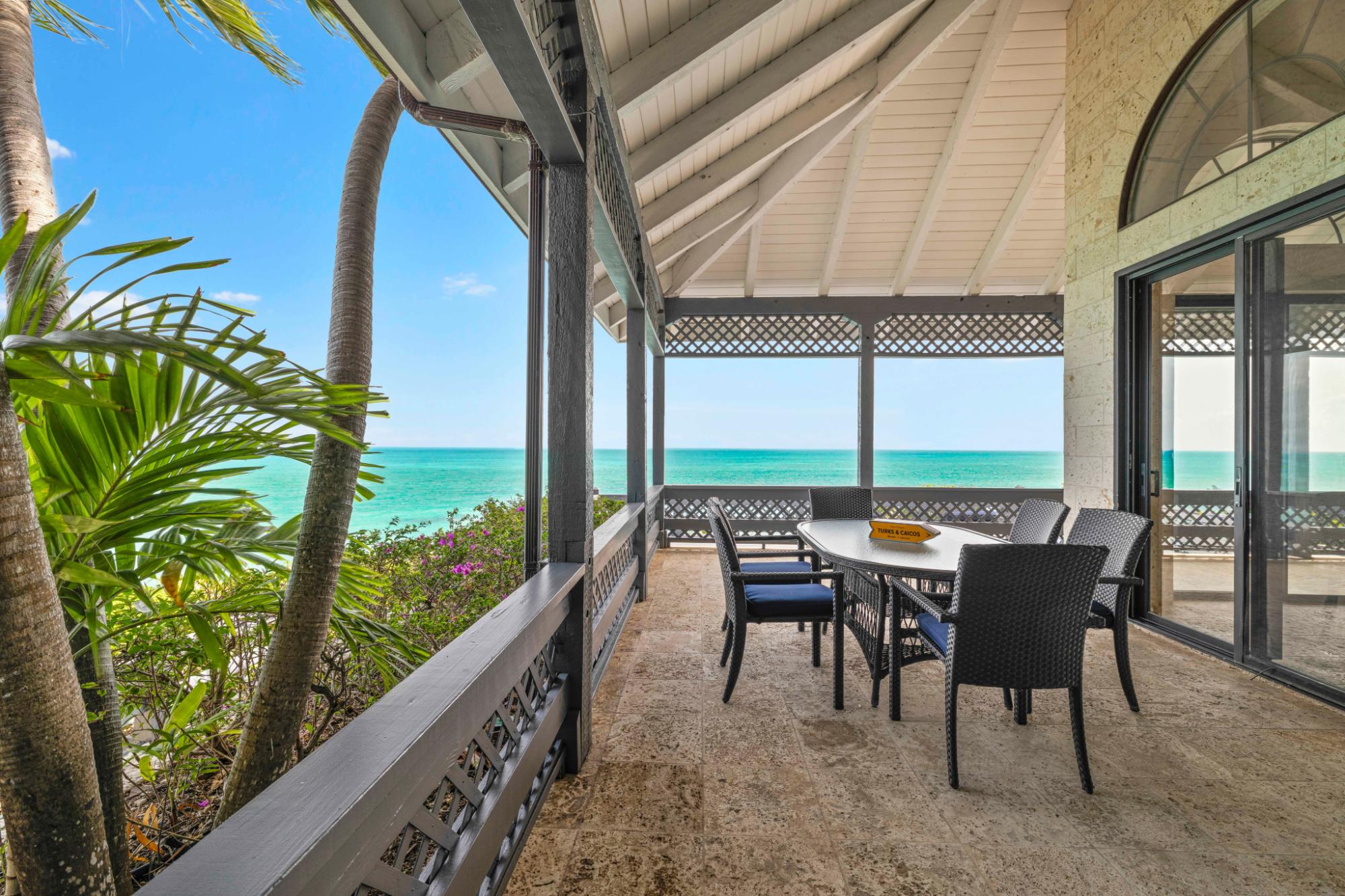VILLA SEACLIFF: CHALK SOUND