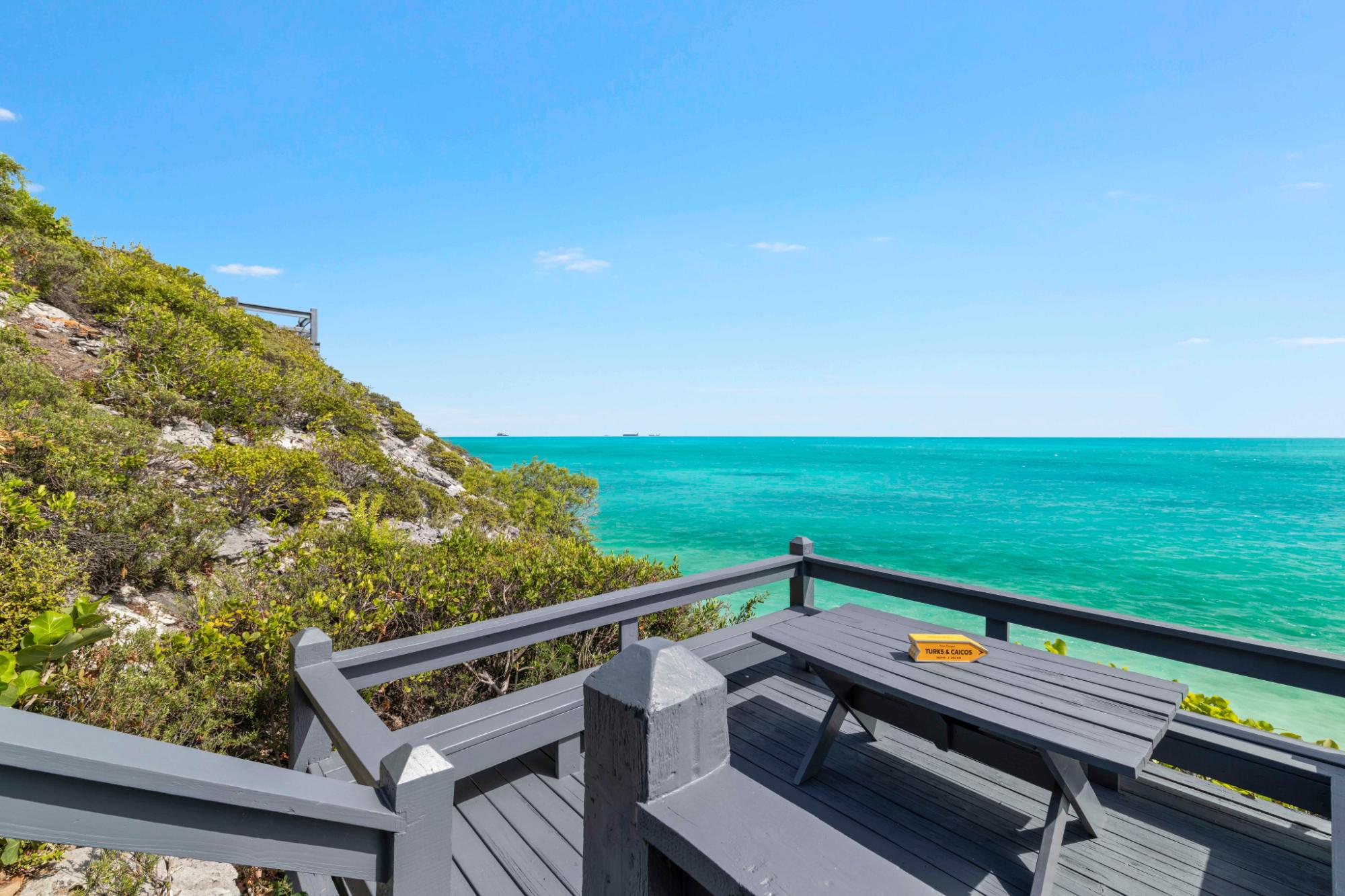 VILLA SEACLIFF: CHALK SOUND