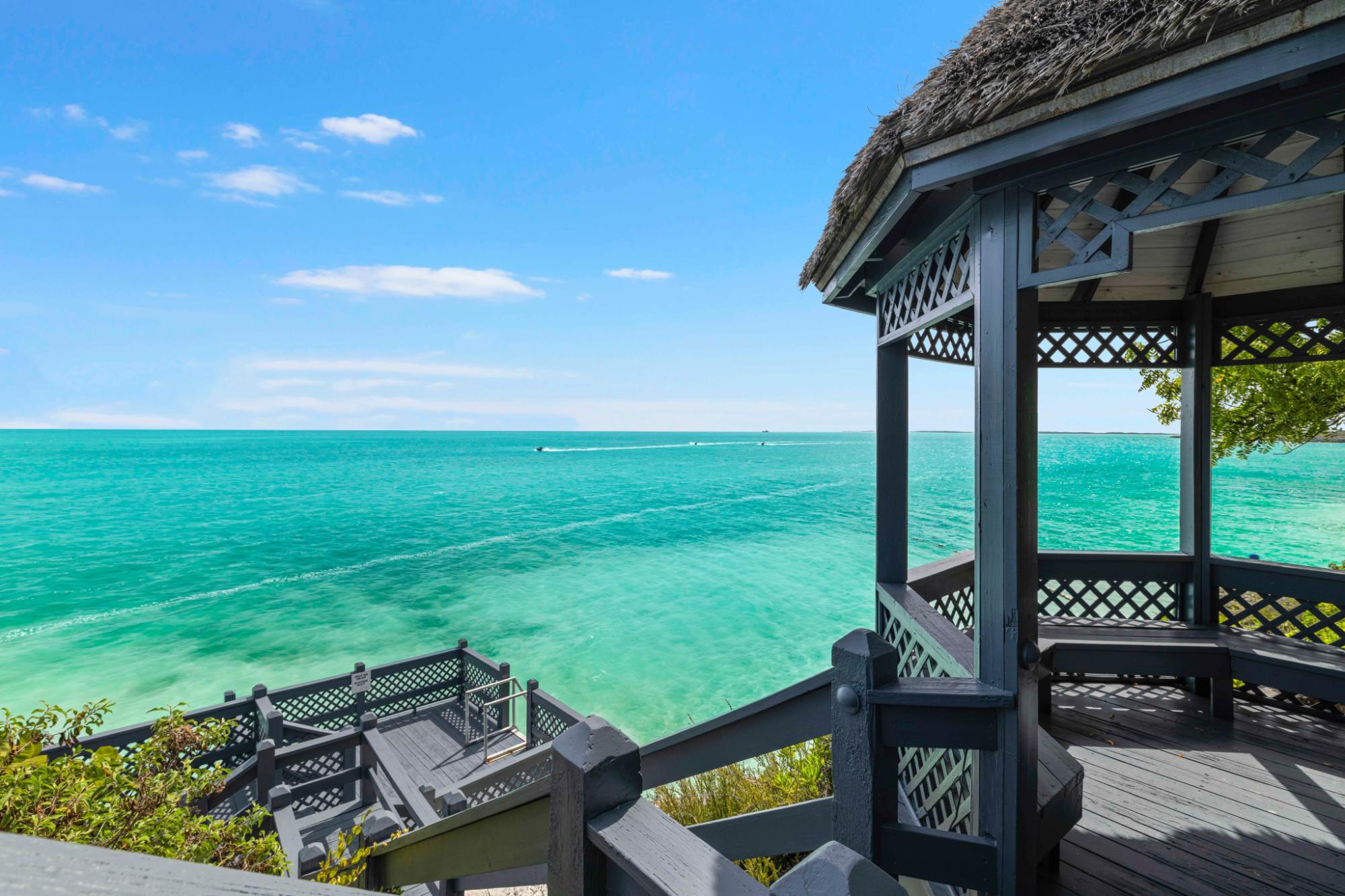 VILLA SEACLIFF: CHALK SOUND