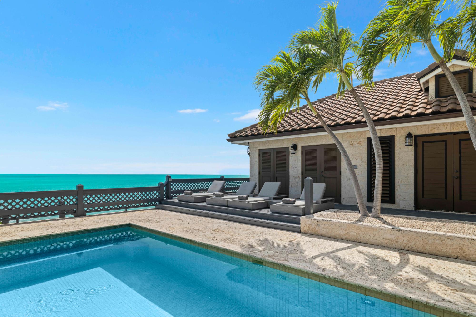 VILLA SEACLIFF: CHALK SOUND